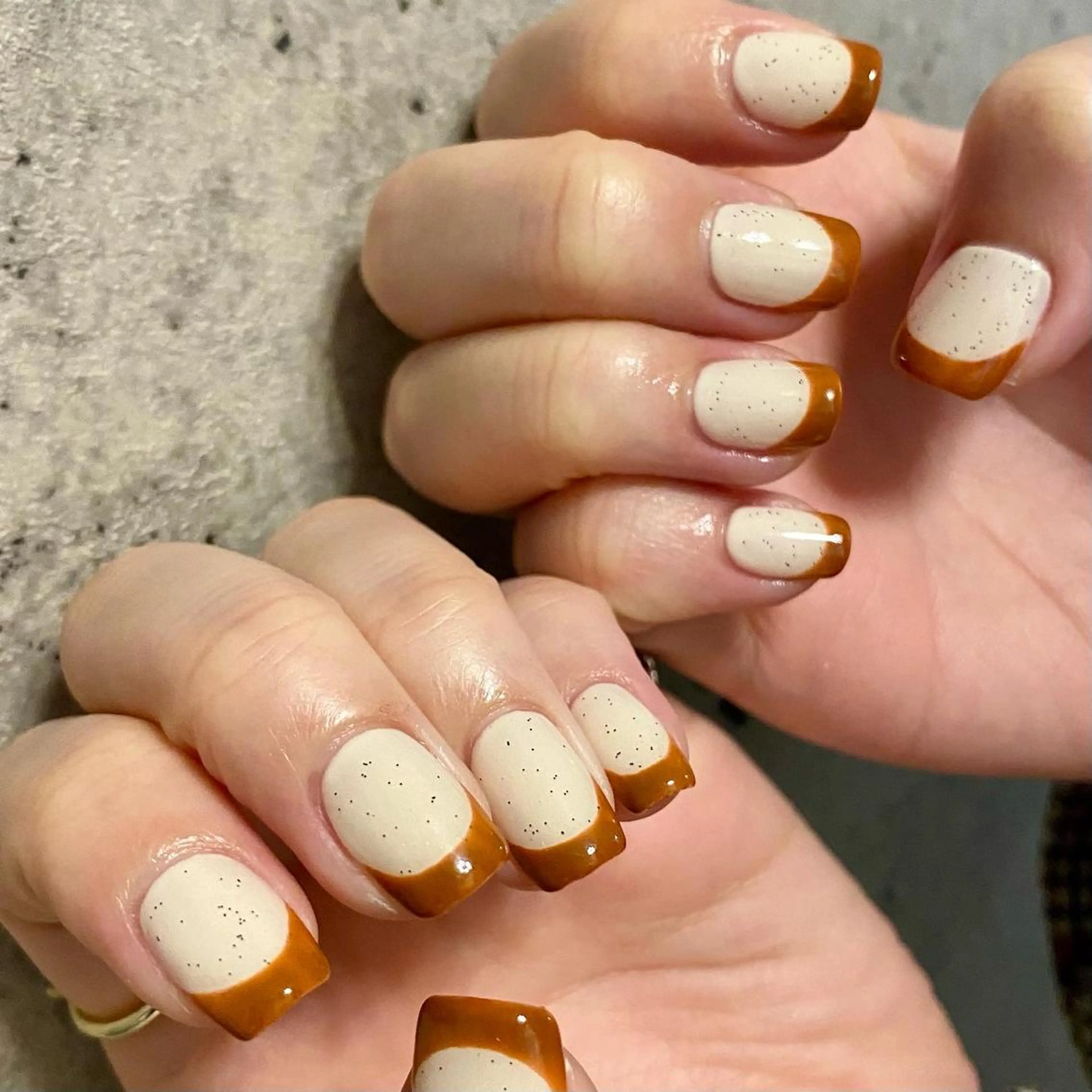 ネイル フレンチネイル ラメ(グリッター) ハンドネイル Meviy所属・Meviy （メヴィー）のマツエク・マツパデザイン