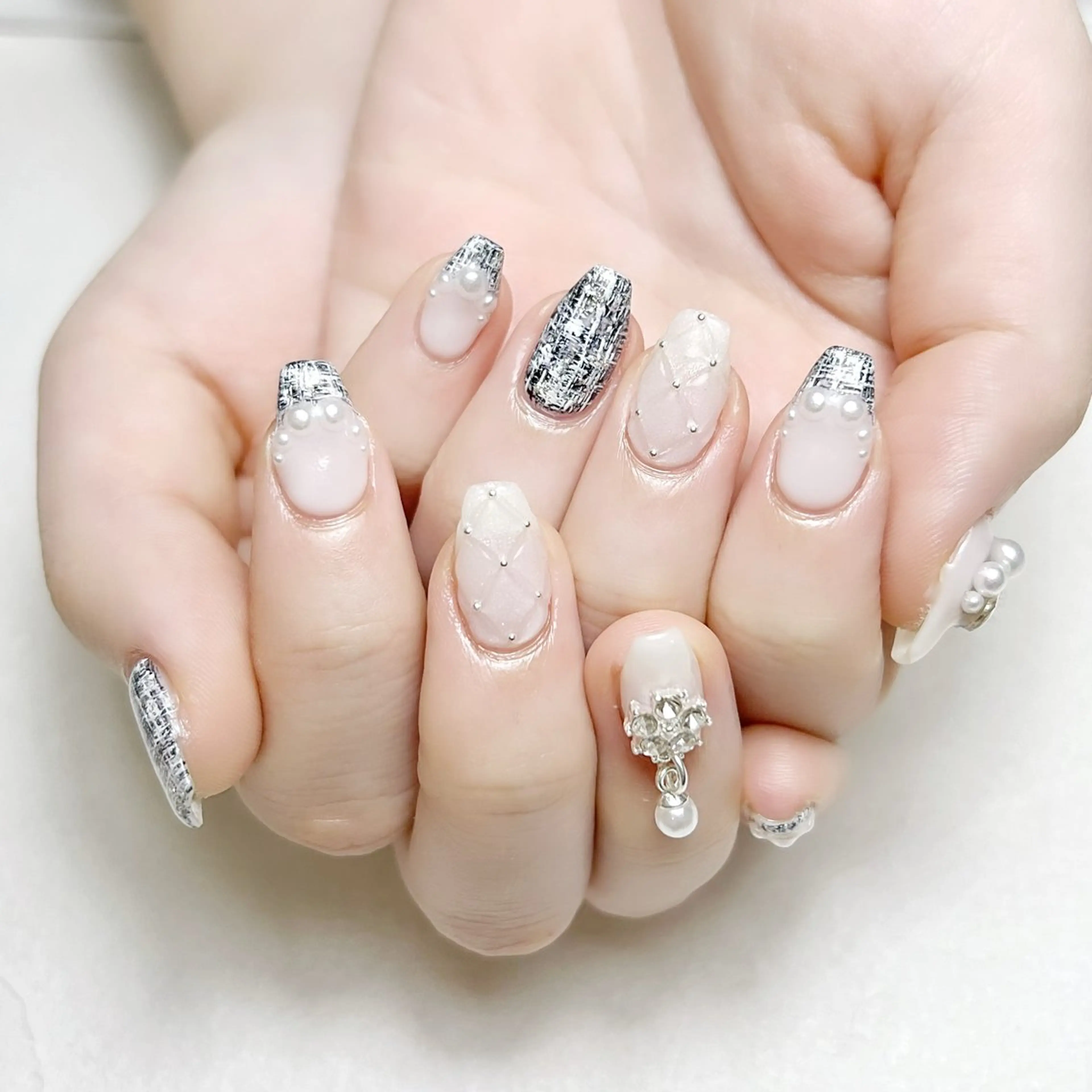 ネイル ガーリー キラキラネイル 韓国ネイル ツイードネイル ワンホンネイル rouse nail RISATOのネイルデザイン