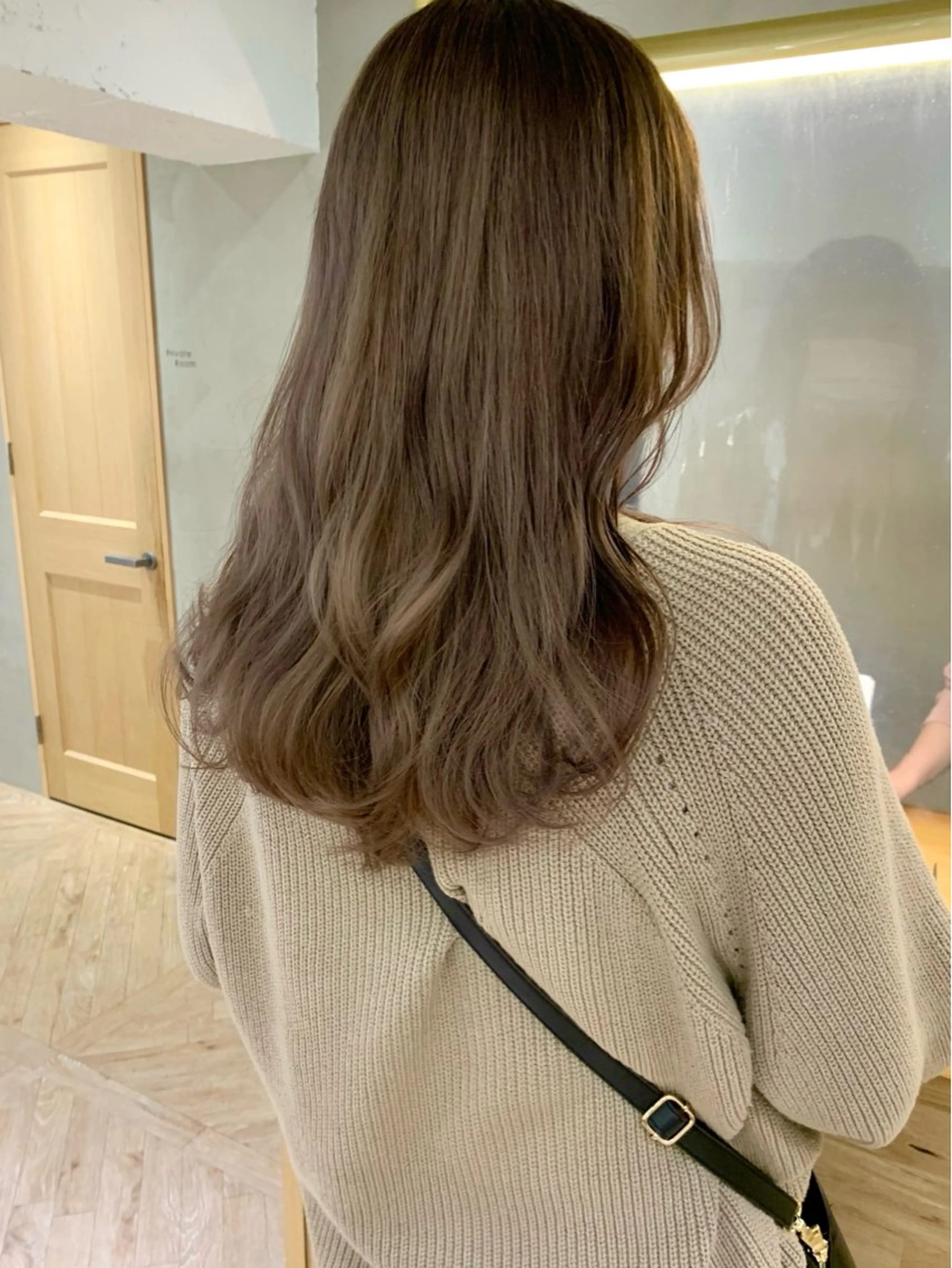 セミロング LOREN＋透明感 オリーブhirokoのヘアスタイル