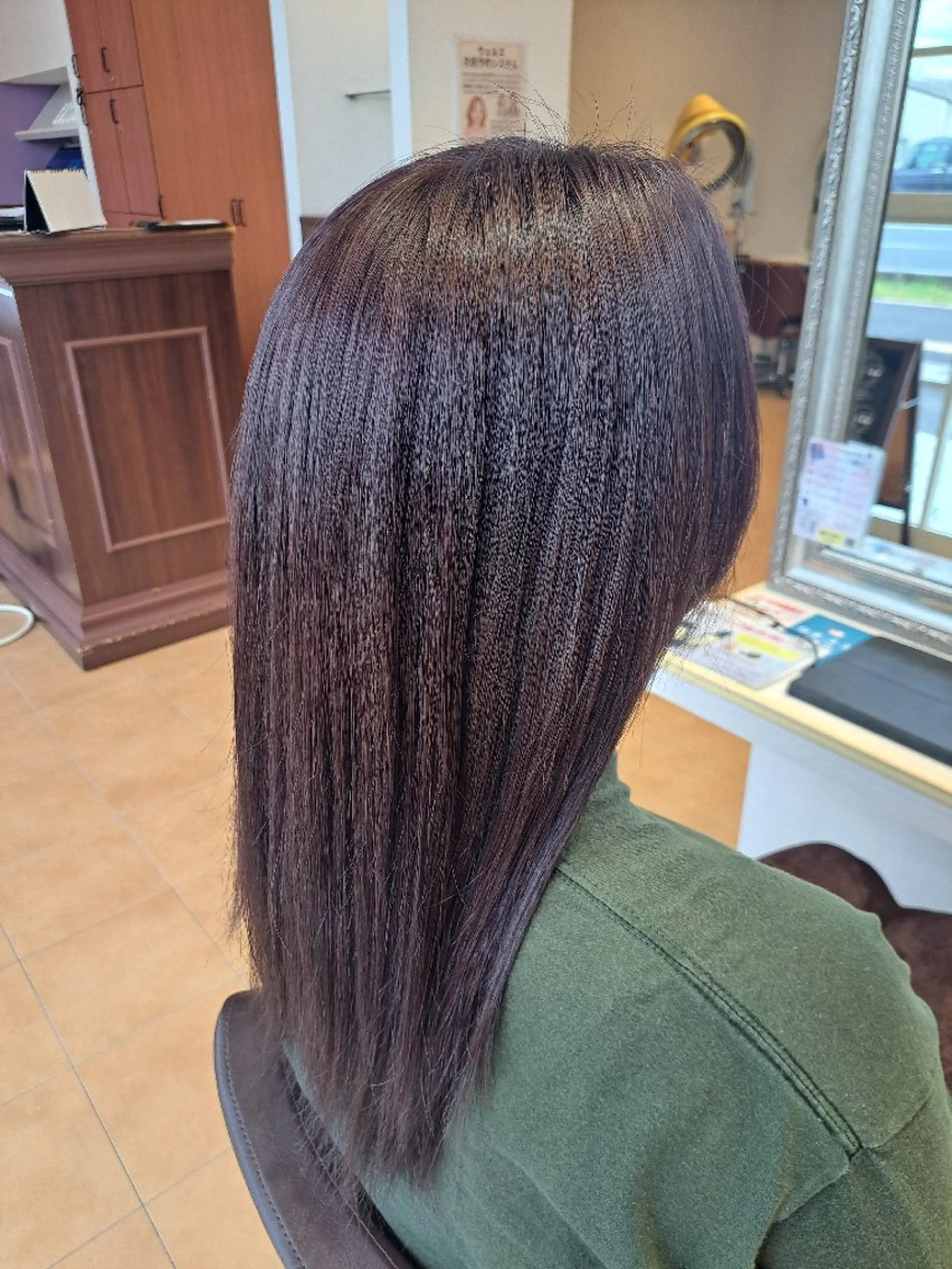 ロング カラー カット ヘアカラー トリートメント 本多 いぶきのヘアスタイル