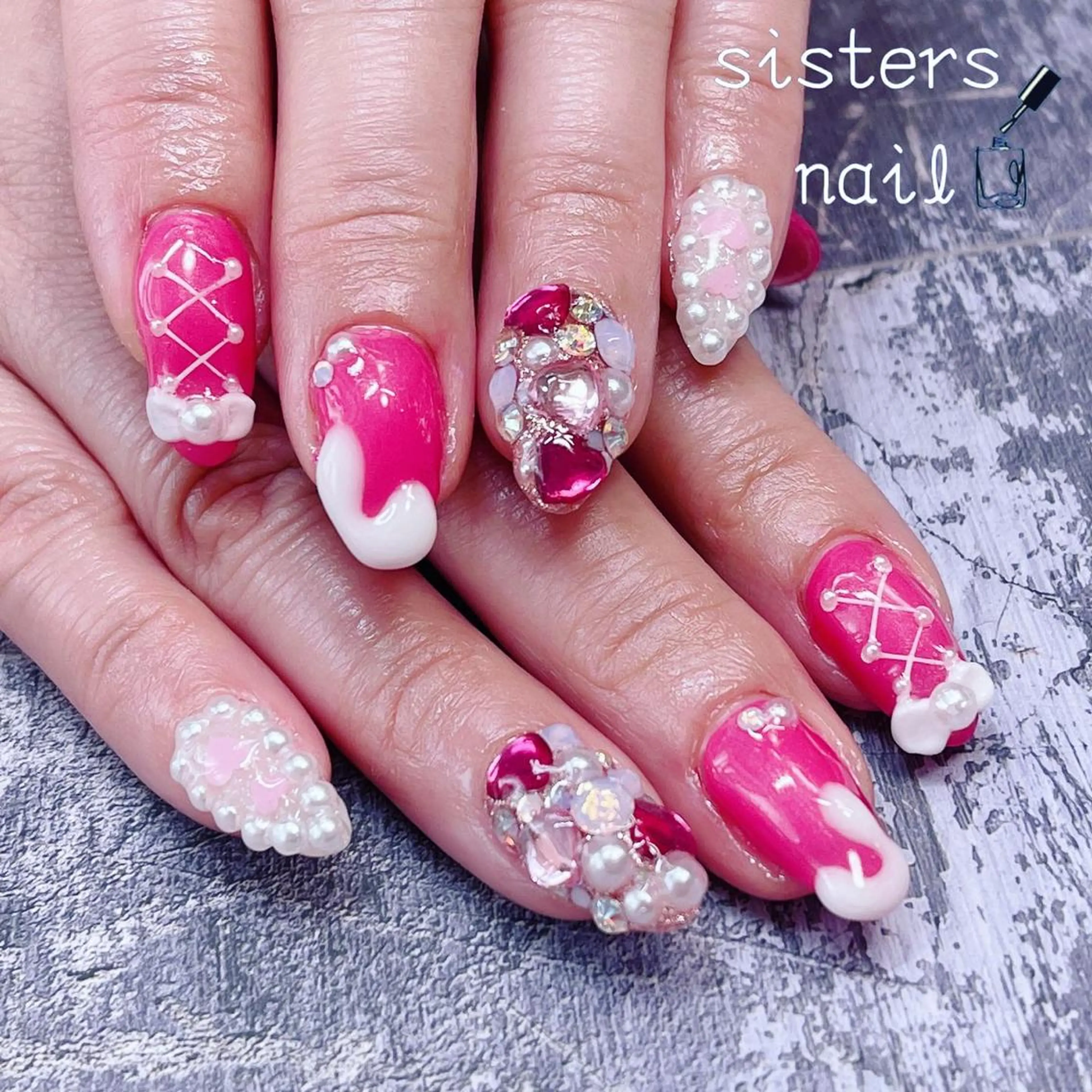 ネイル アートネイル ハート ピンク ストーンネイル ハンドネイル ハンドケア sisters nail.fのネイルデザイン