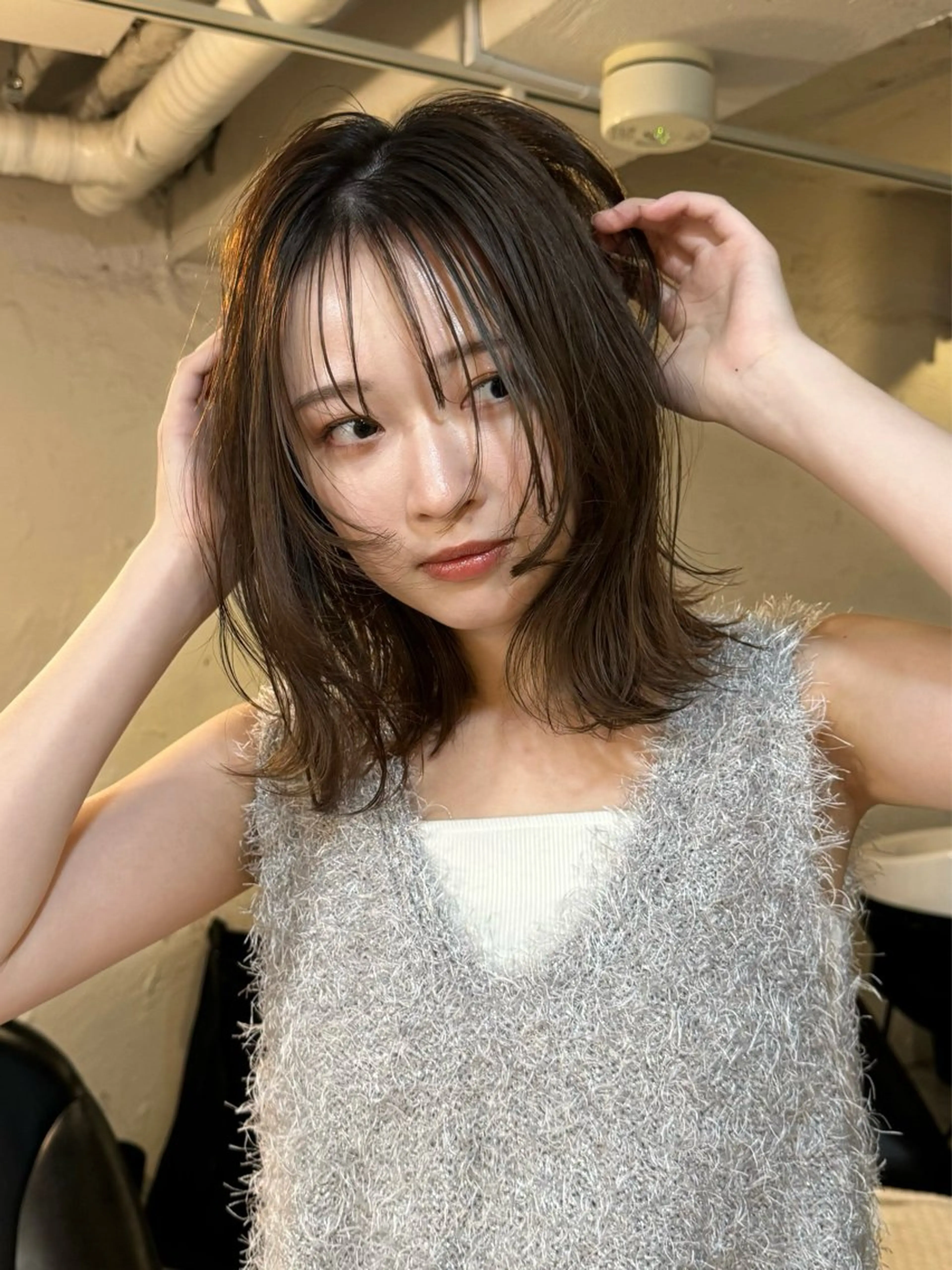 ミディアム カット ヘアカラー Farbe所属・顔まわりレイヤー 透明感カラー🩵🩵のヘアスタイル