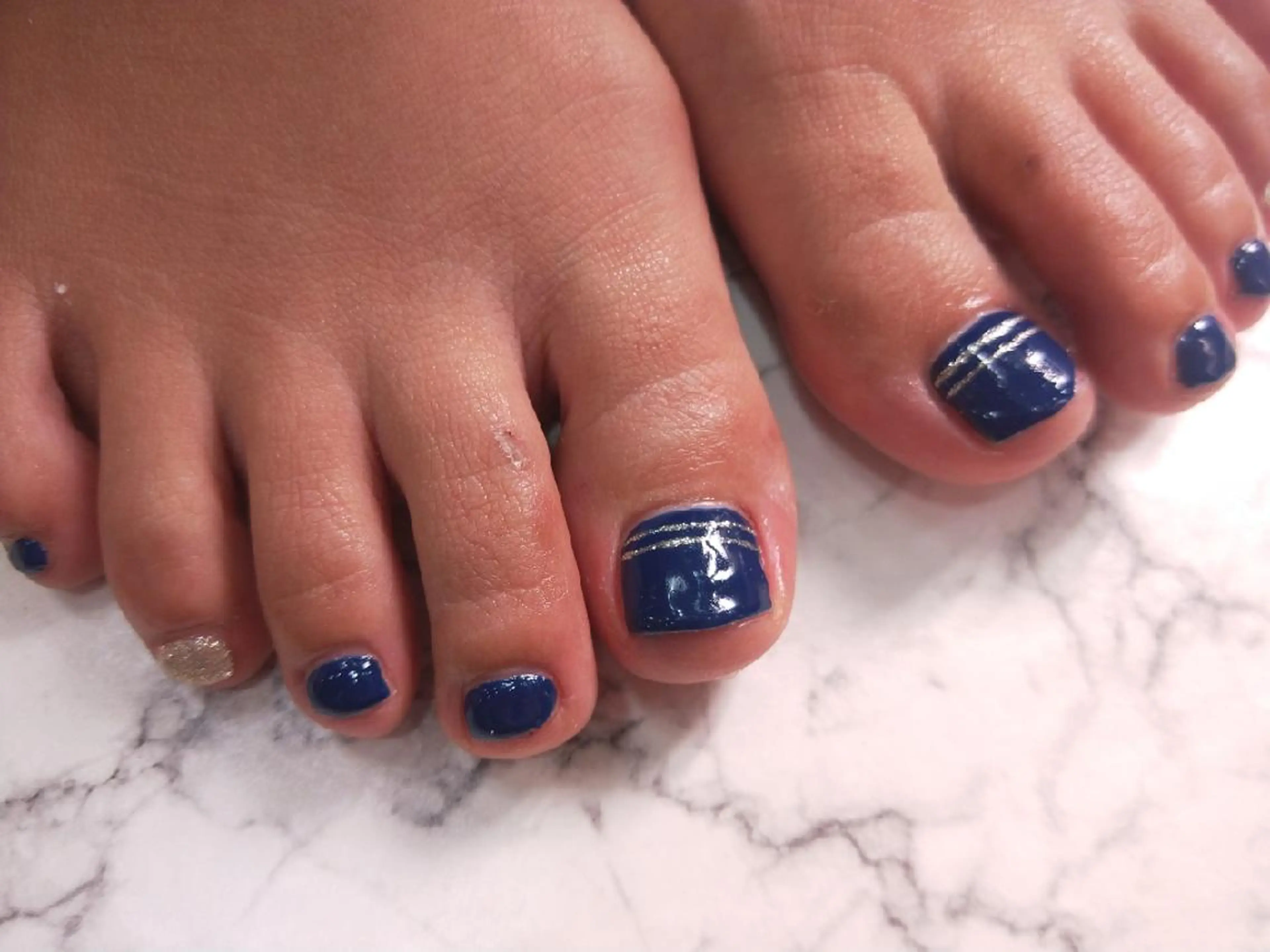 ネイル フットネイル R'well所属・はばすみれ🎀ﾈｲﾙ 光ﾌｪｲｼｬﾙ ﾍｱのネイルデザイン