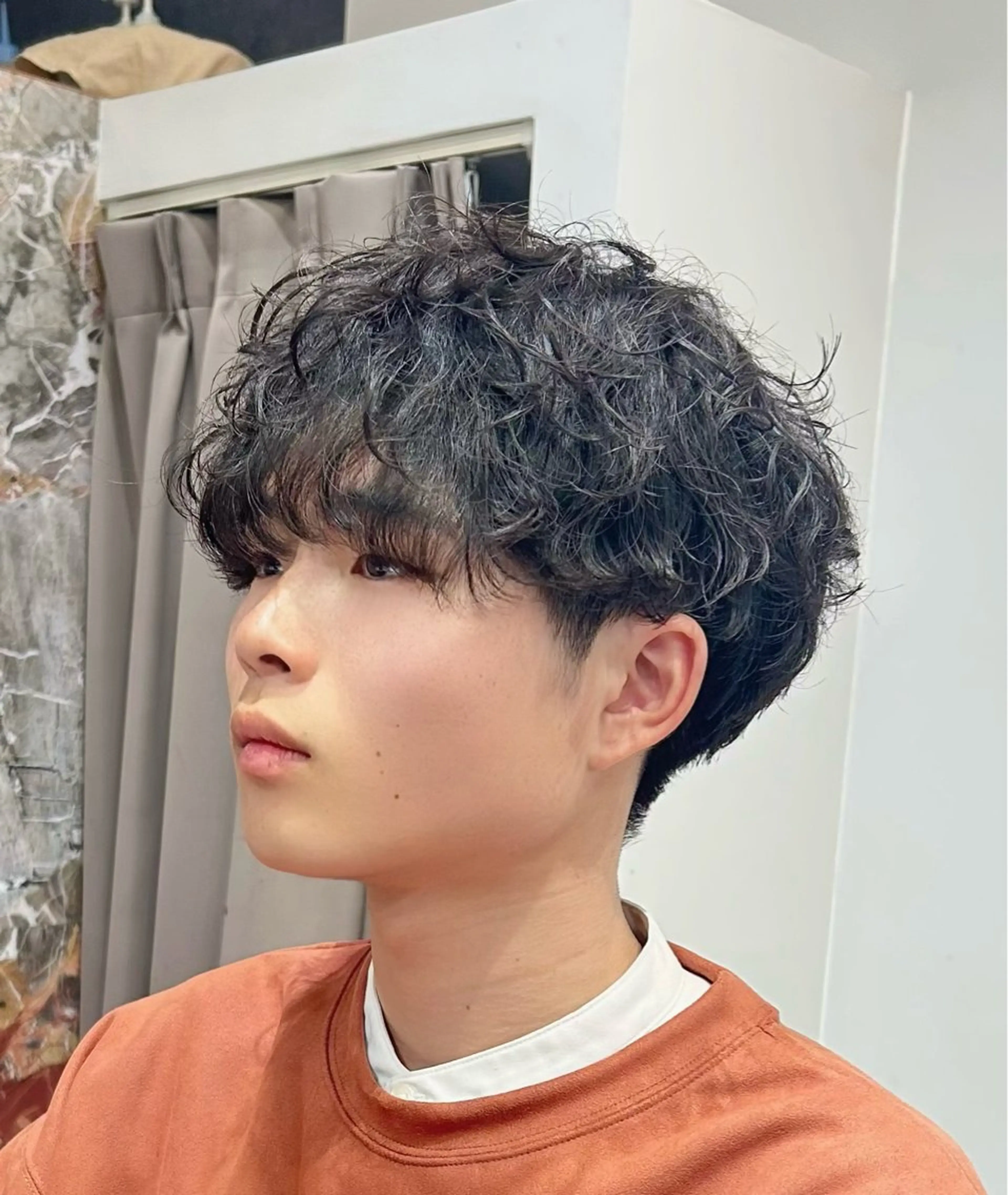 ショート パーマ メンズ calna by ELMO  上ノ井のヘアスタイル