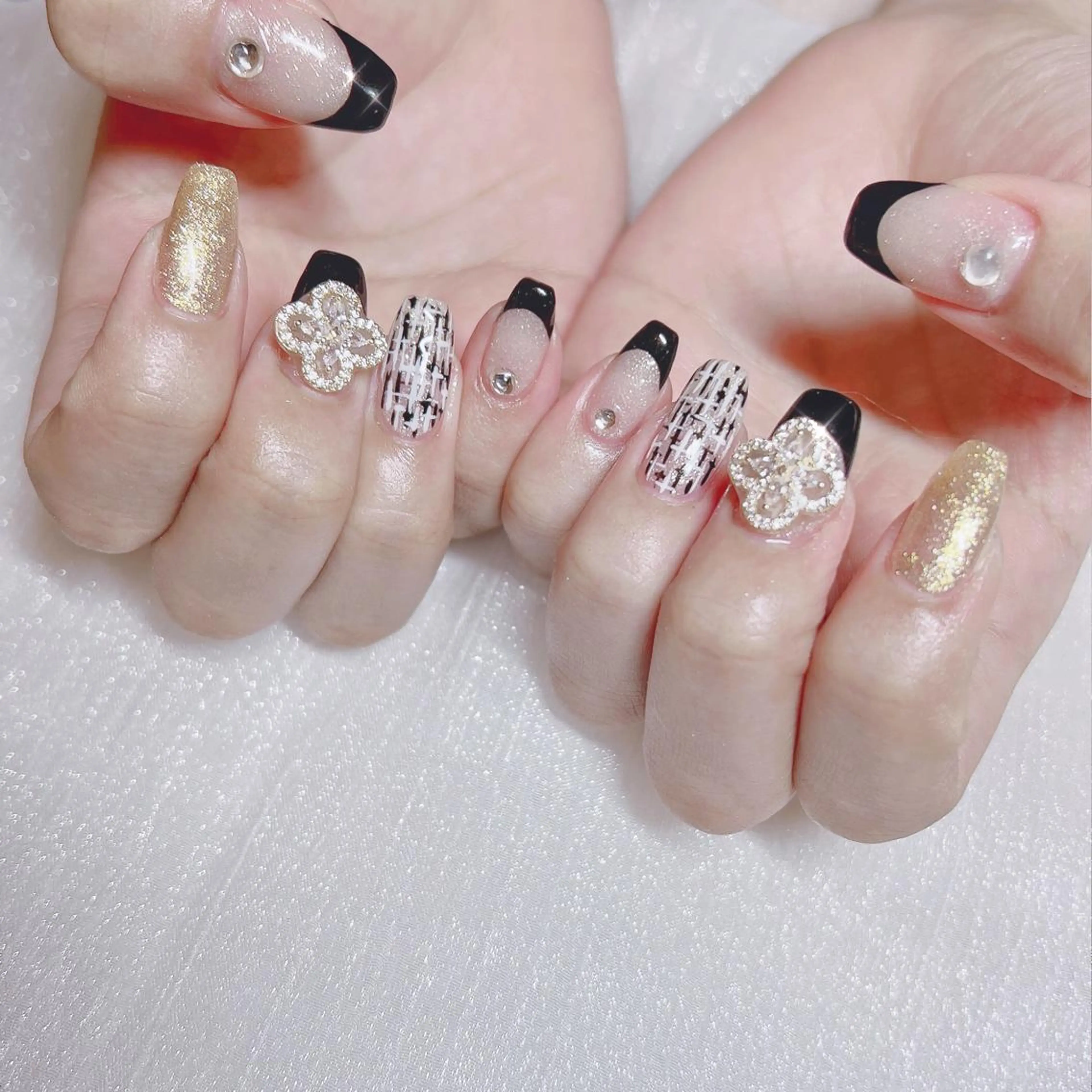 ネイル オーロラネイル フットネイル フレンチネイル ジェルネイル 韓国ネイル ハンドネイル ハンドケア 【ENサロン】 Rei🎀Nailのネイルデザイン