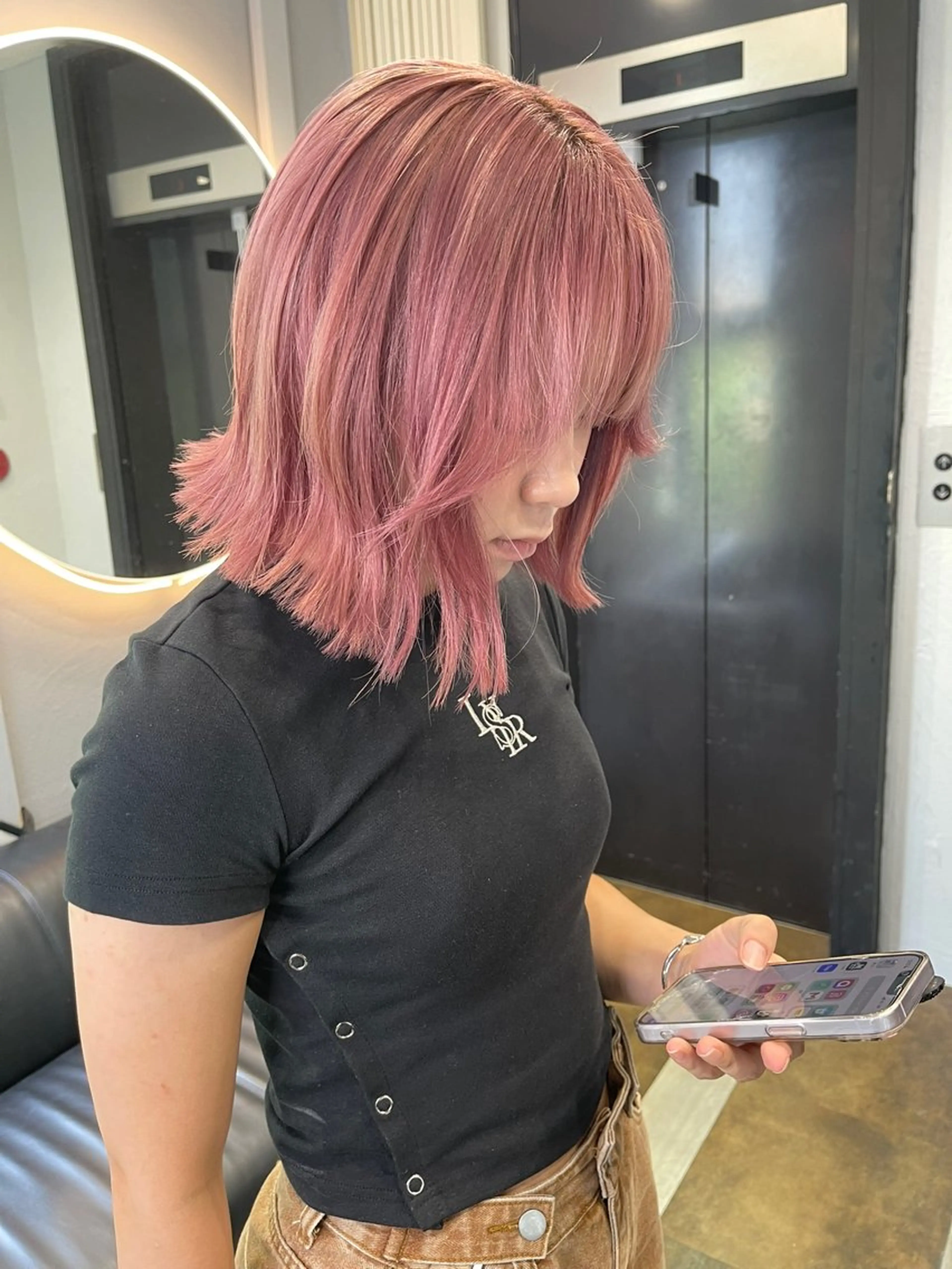 ミディアム カラー ベージュカラー ブリーチ ケアブリーチ デザインカラー ダブルカラー TATSUブリーチ/ ミルクティーベージュのヘアスタイル