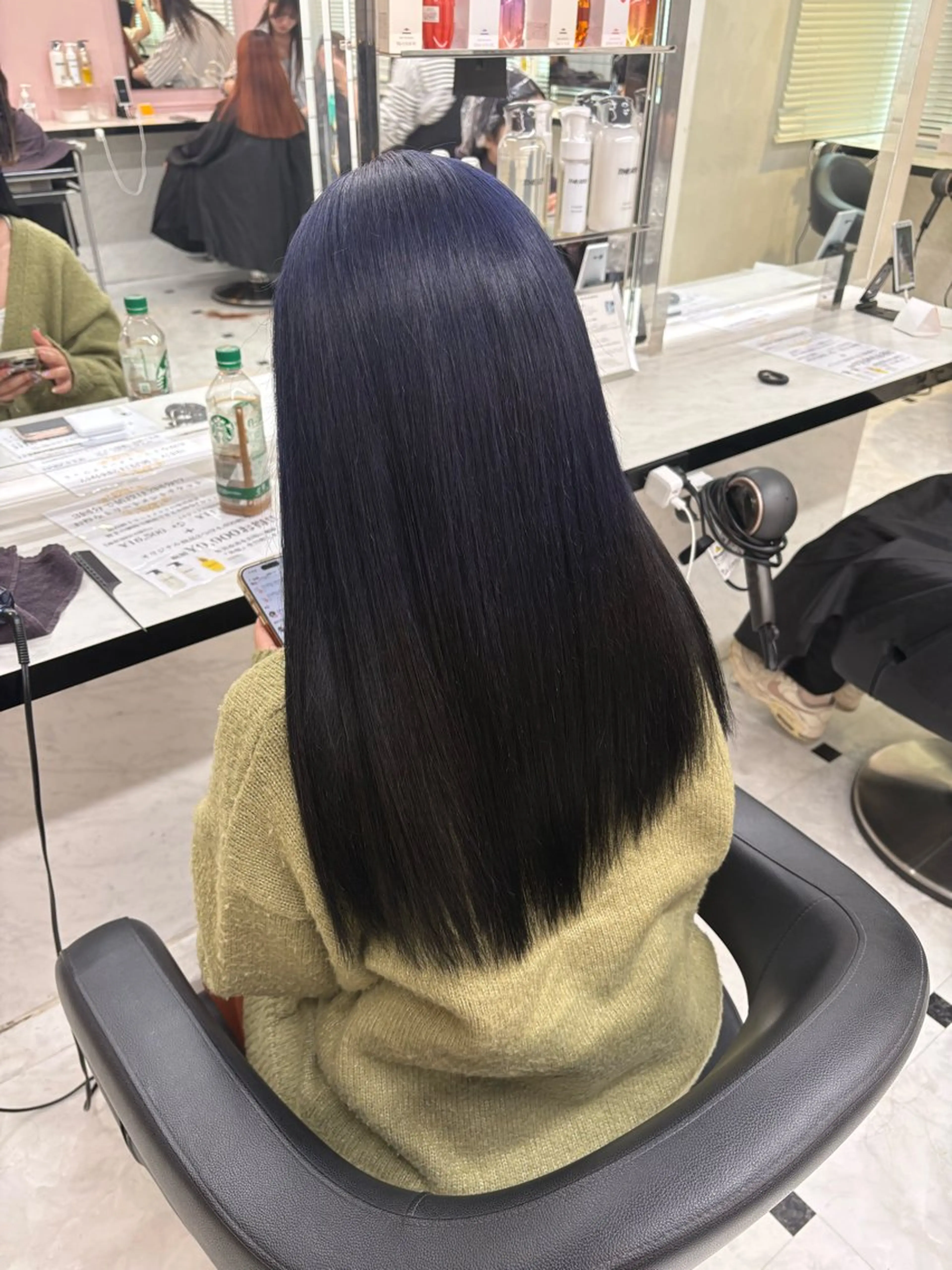 ロング カラー ヘアカラー トリートメント 透明感ベージュカラー 🪞上野🪞AIのヘアスタイル