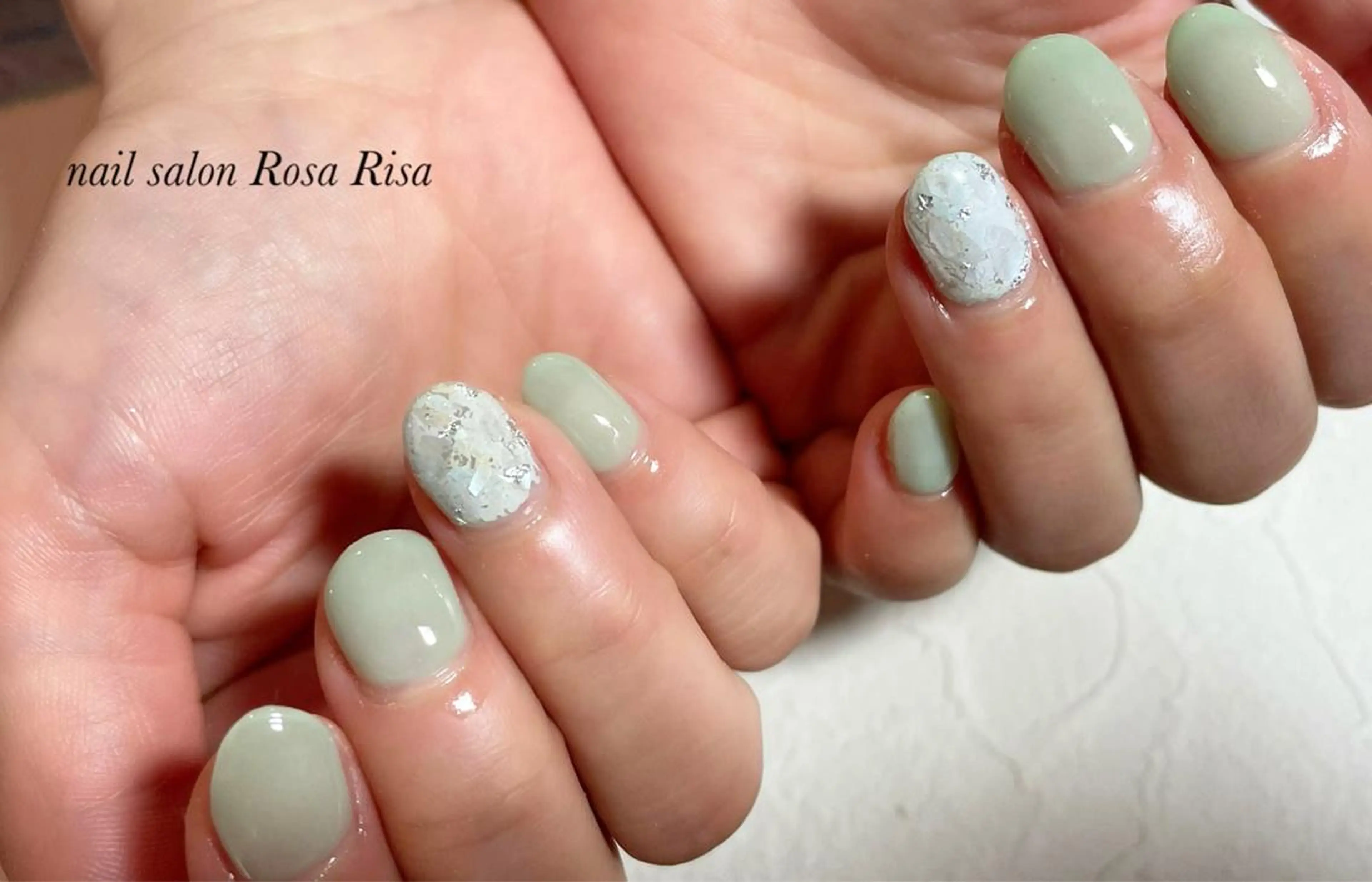 ショート ネイル グリーン ハンドネイル ネイルスタジオ シェイクユアハンズのネイルデザイン