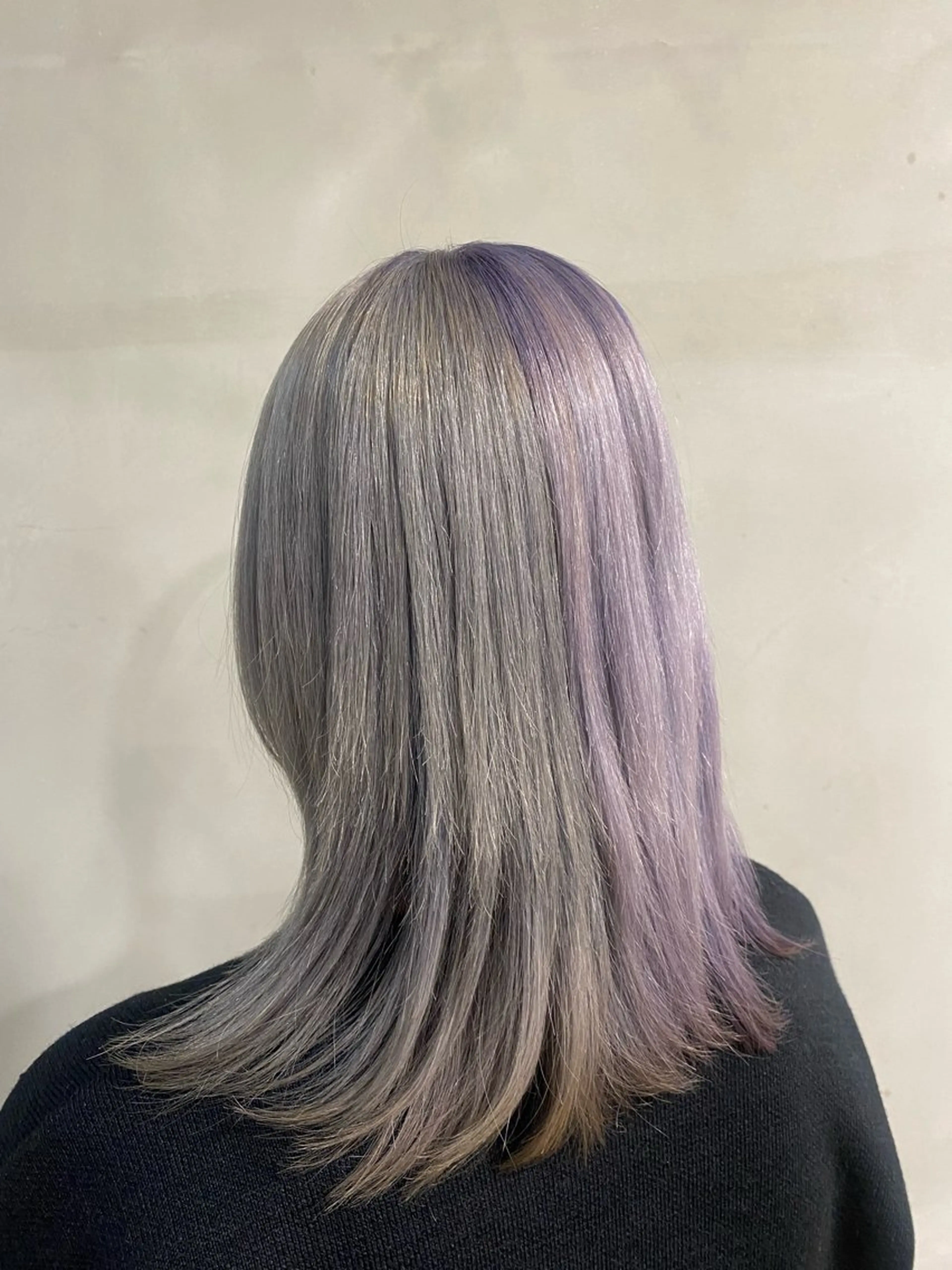 ミディアム カラー そうや🐺ブリーチ/ デザインカラーのヘアスタイル