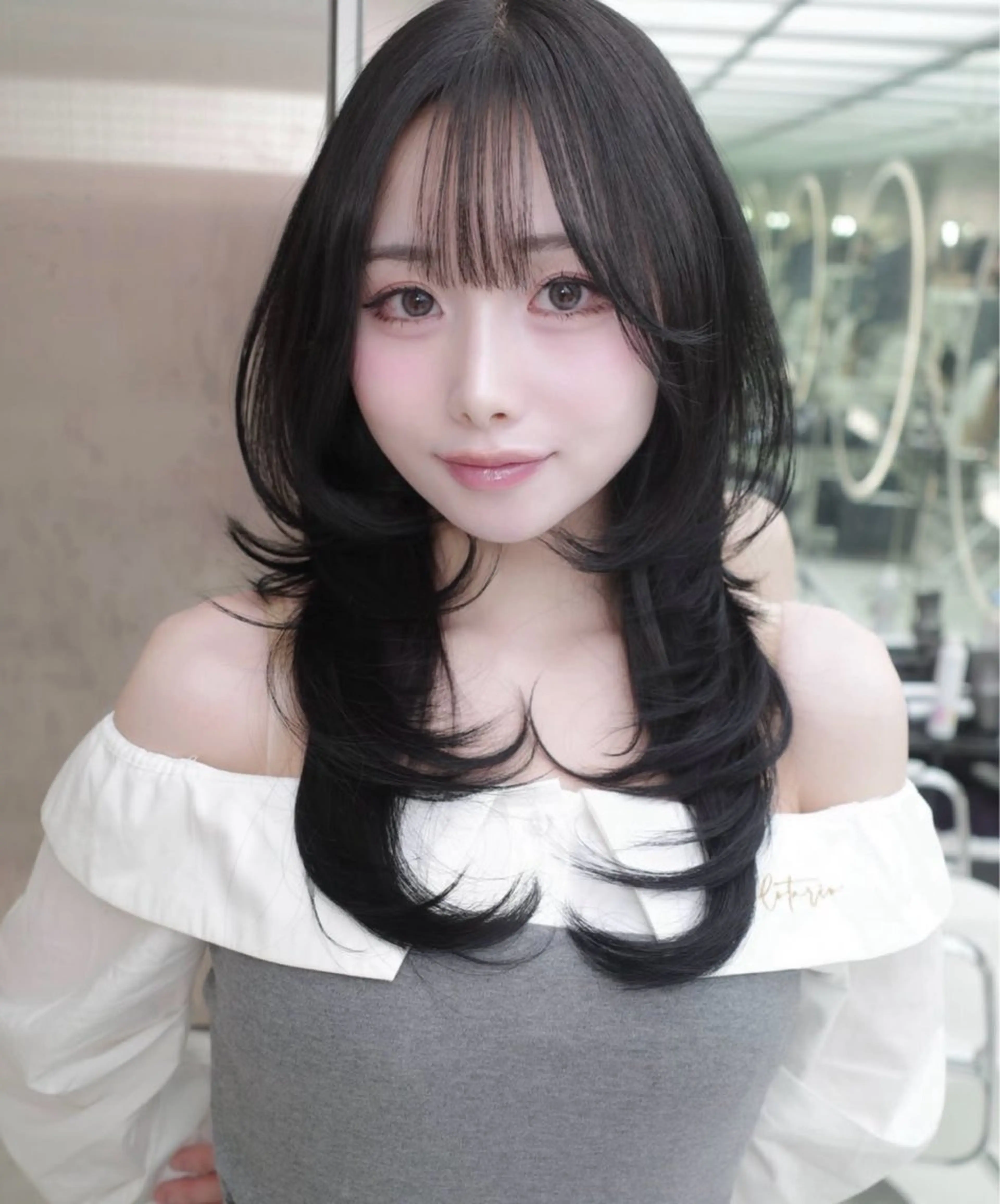 ミディアム カット ヘアカラー がわ/レイヤー /中顔面短縮カットのヘアスタイル