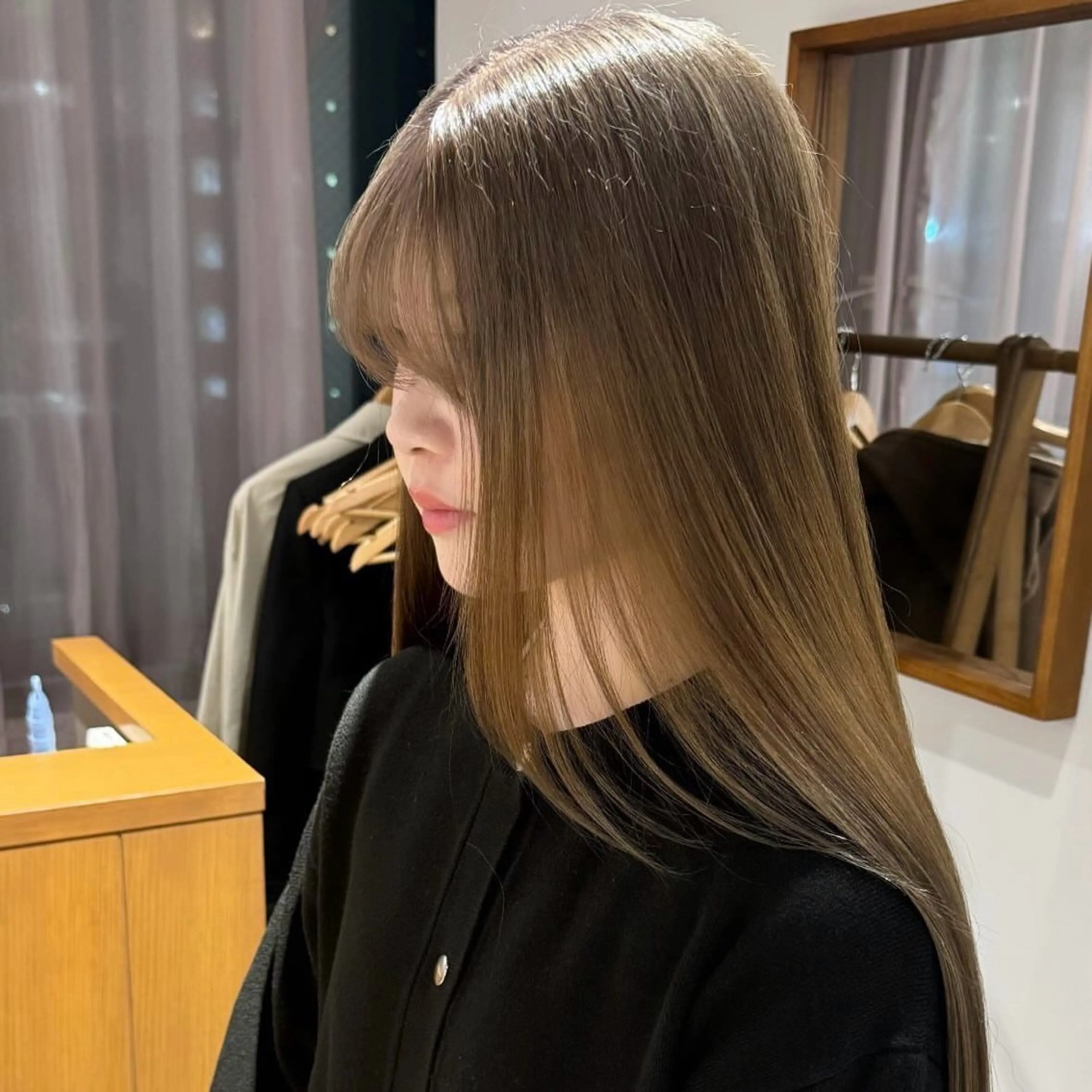 ロング カラー ヘアカラー 山口 摩七斗のヘアスタイル