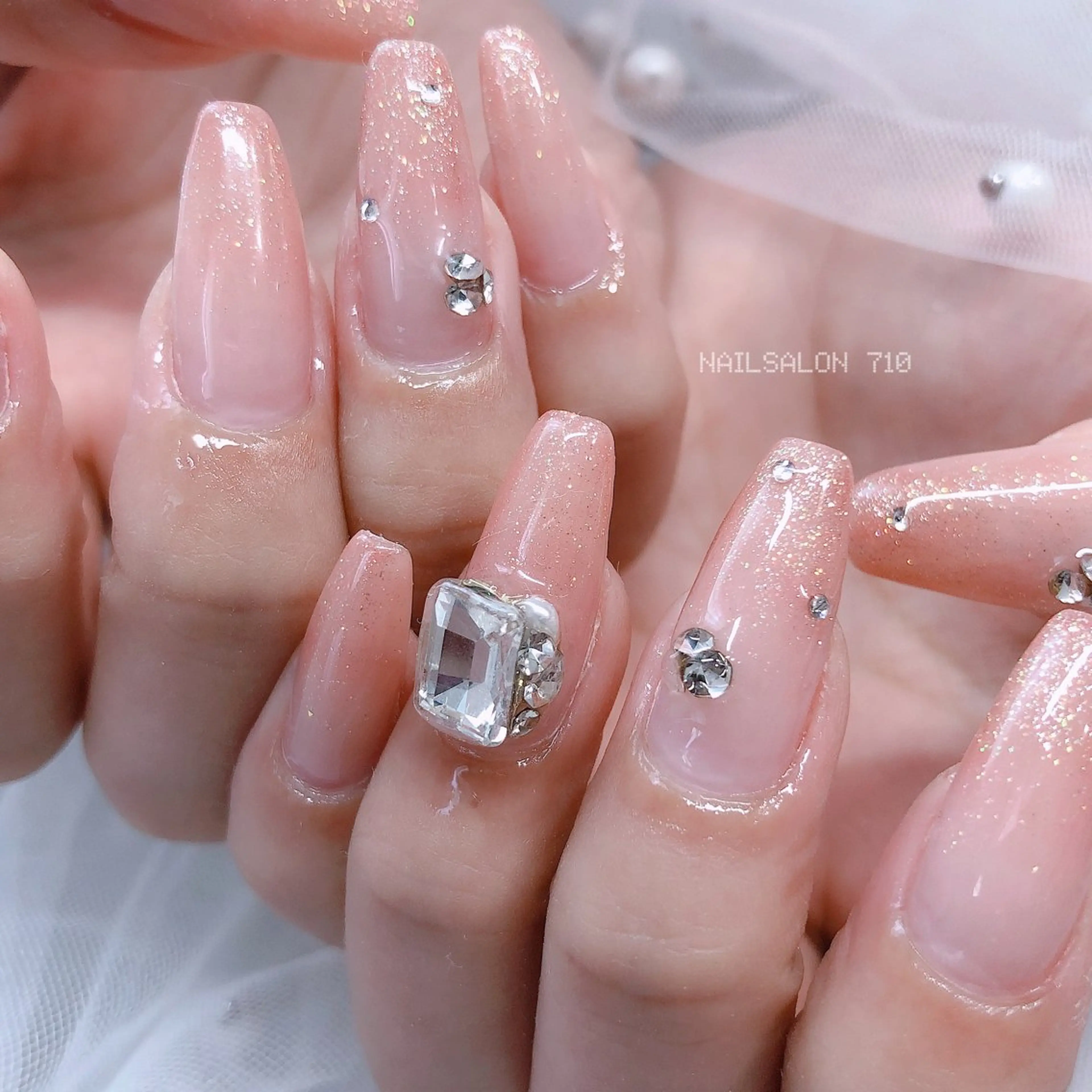 ネイル ハンドネイル フットネイル ナナイチゼロ I.Naoのネイルデザイン