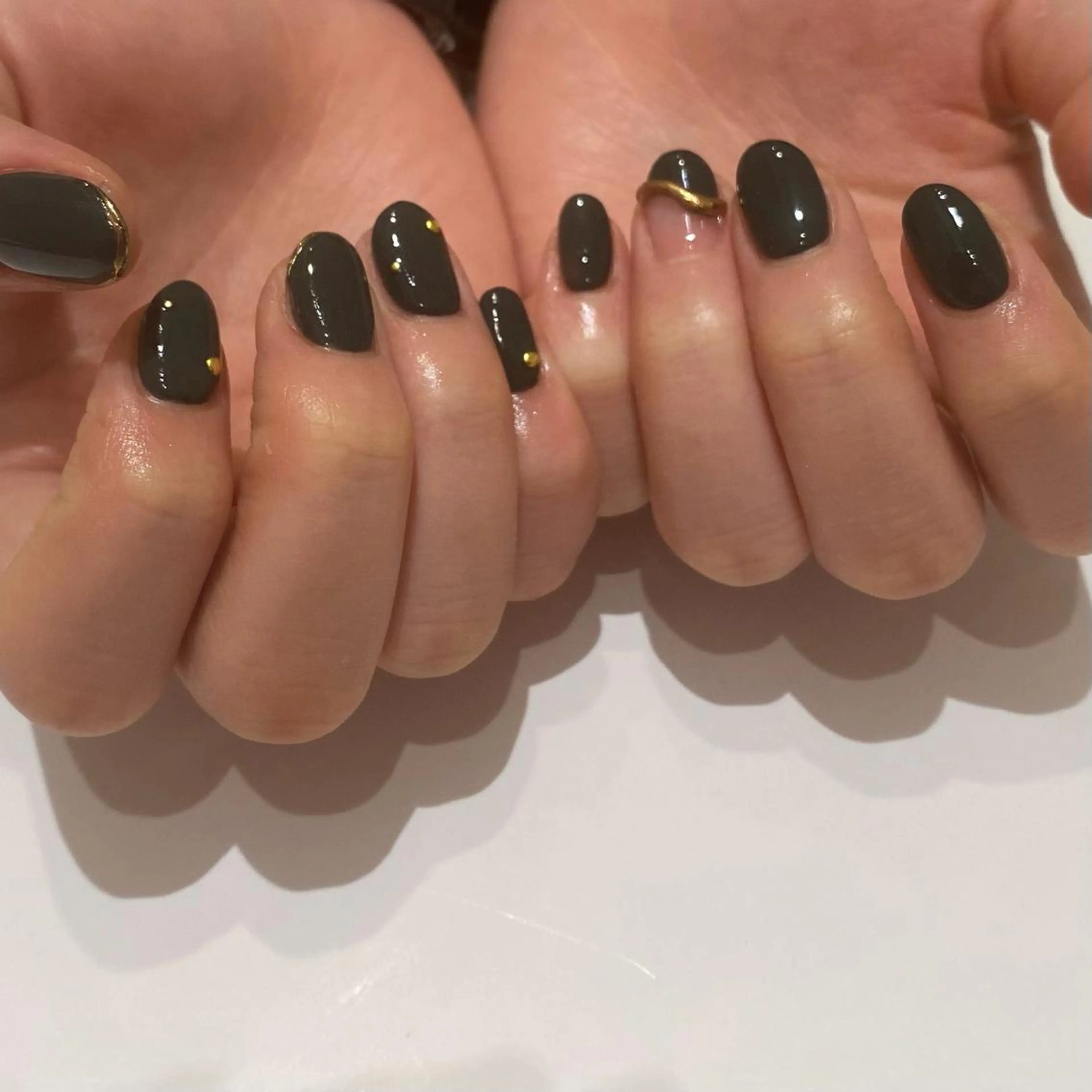 ネイル ネイル&アイ　QUEEN&CRIMSON所属・眉WAX/ピーリング ホワイトニングの眉毛・アイブロウイメージ