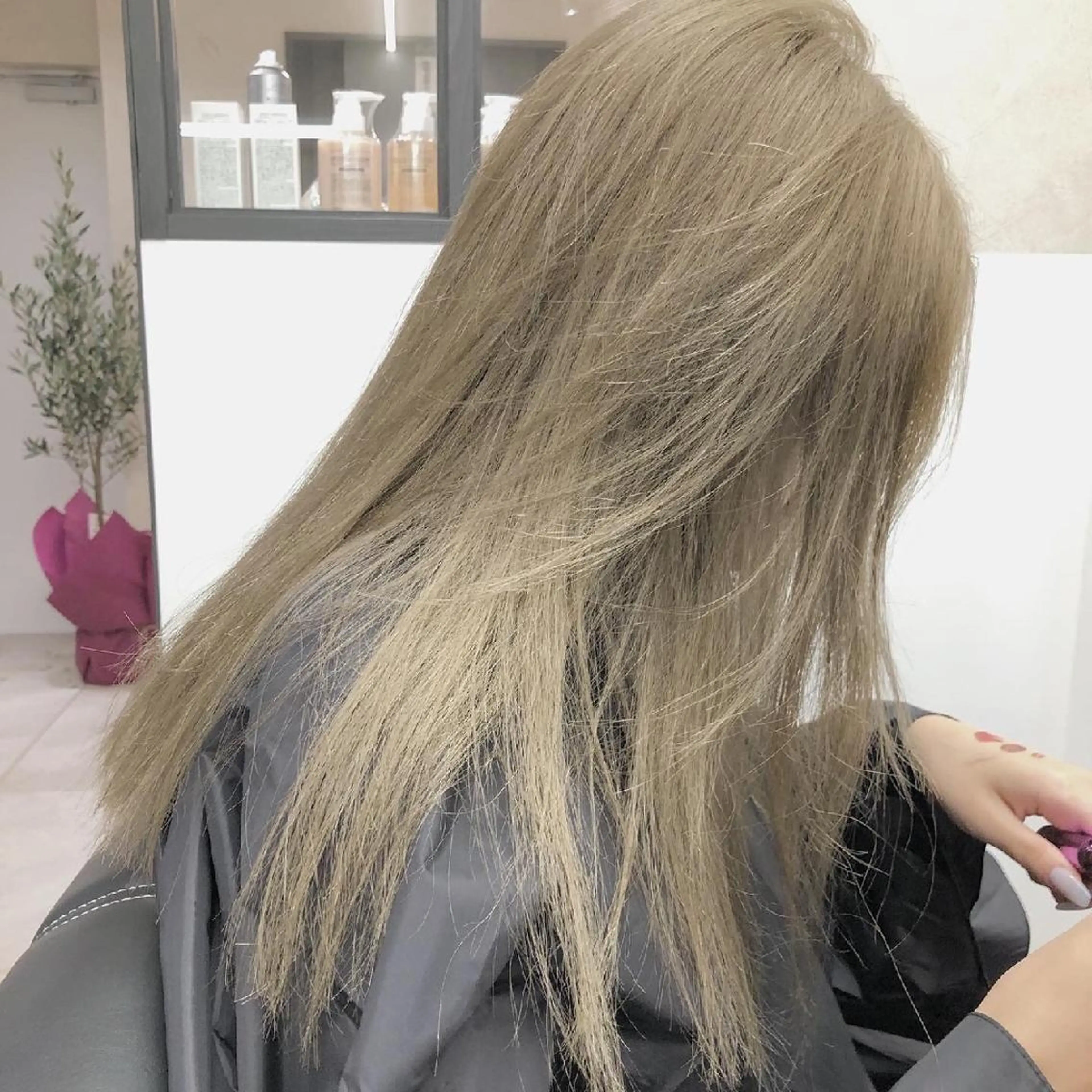 セミロング カラー ヘアアレンジ 透明感/レイヤー 🇰🇷tomonaのヘアスタイル