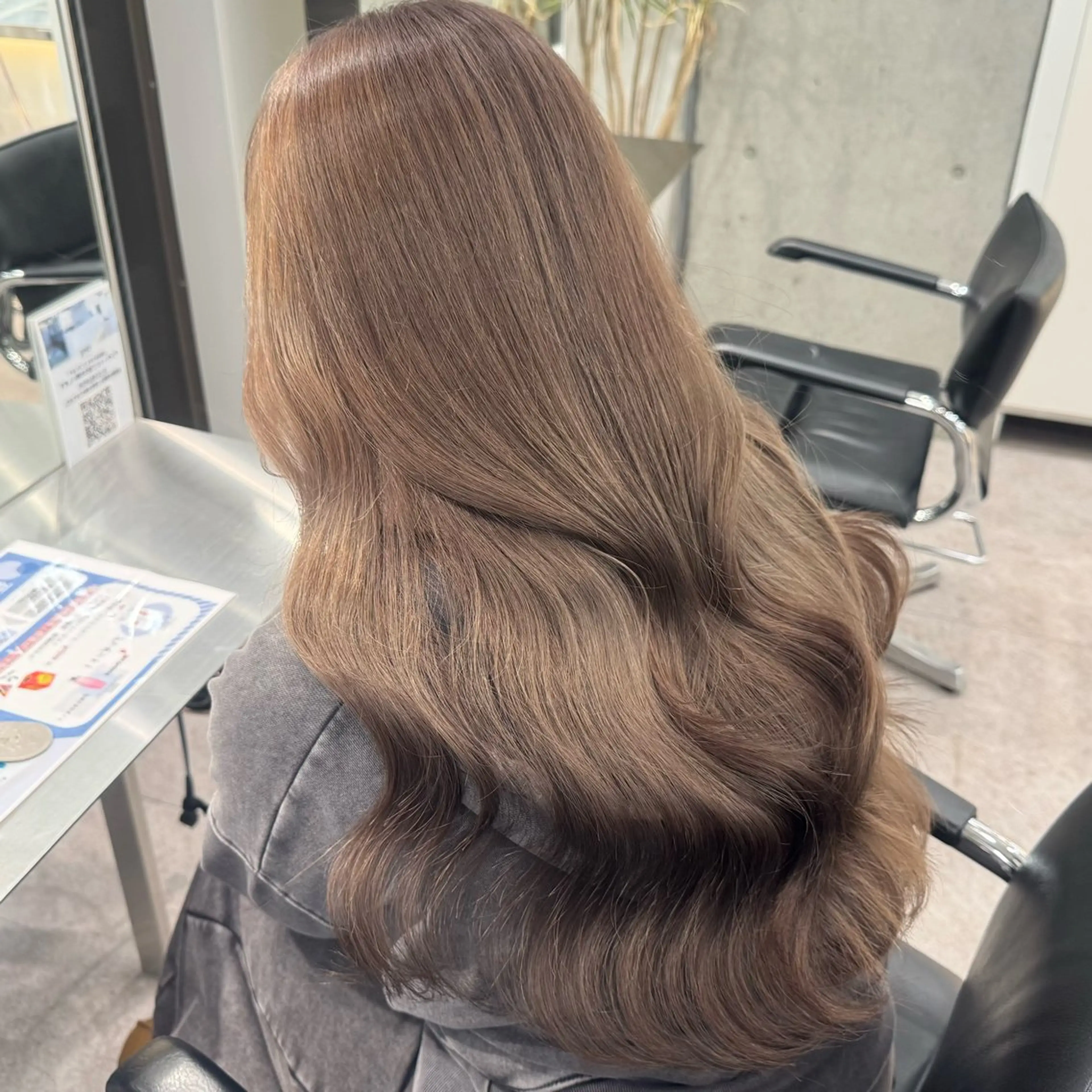 ロング カラー ヘアカラー トリートメント cinq PROJECT所属・ミルクティーベージュ 🐱【Ryo】のヘアスタイル