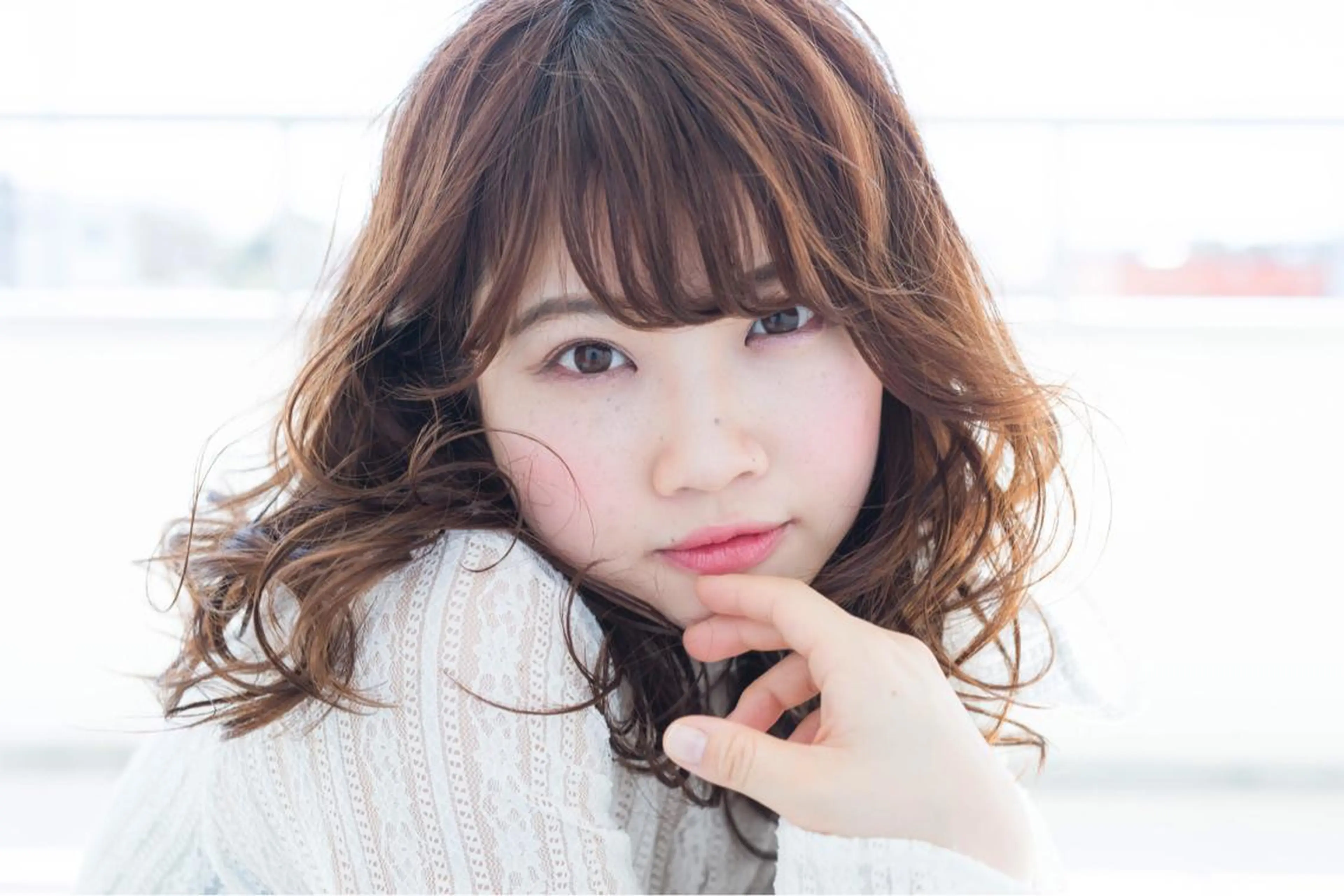 セミロング カラー レイヤーカット フリーランス【Chill-hus】所属・小野 和摩のヘアスタイル