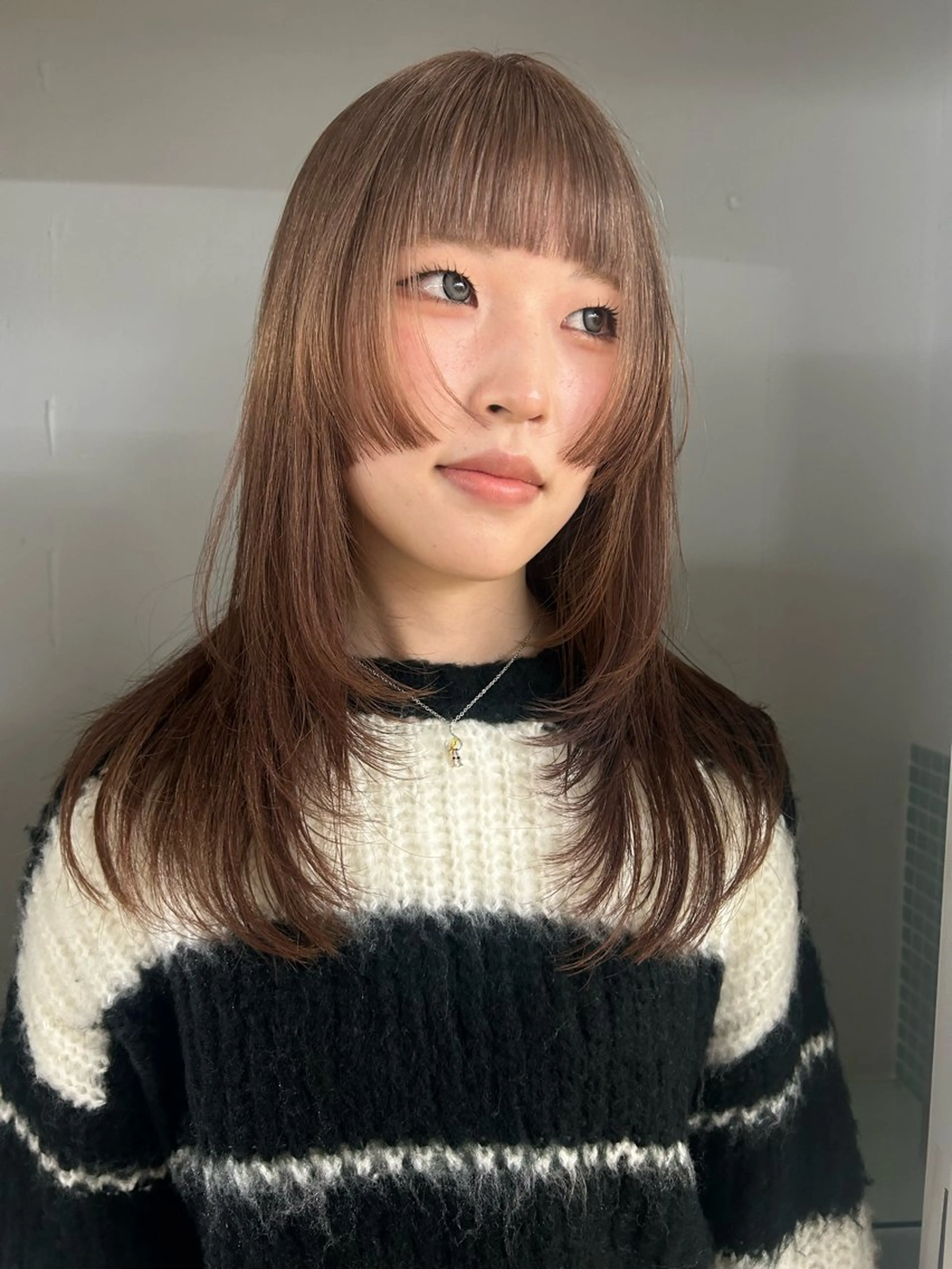 セミロング カラー カット ヘアカラー トリートメント hen所属・心斎橋/レイヤー/ ブリーチ/モエのヘアスタイル