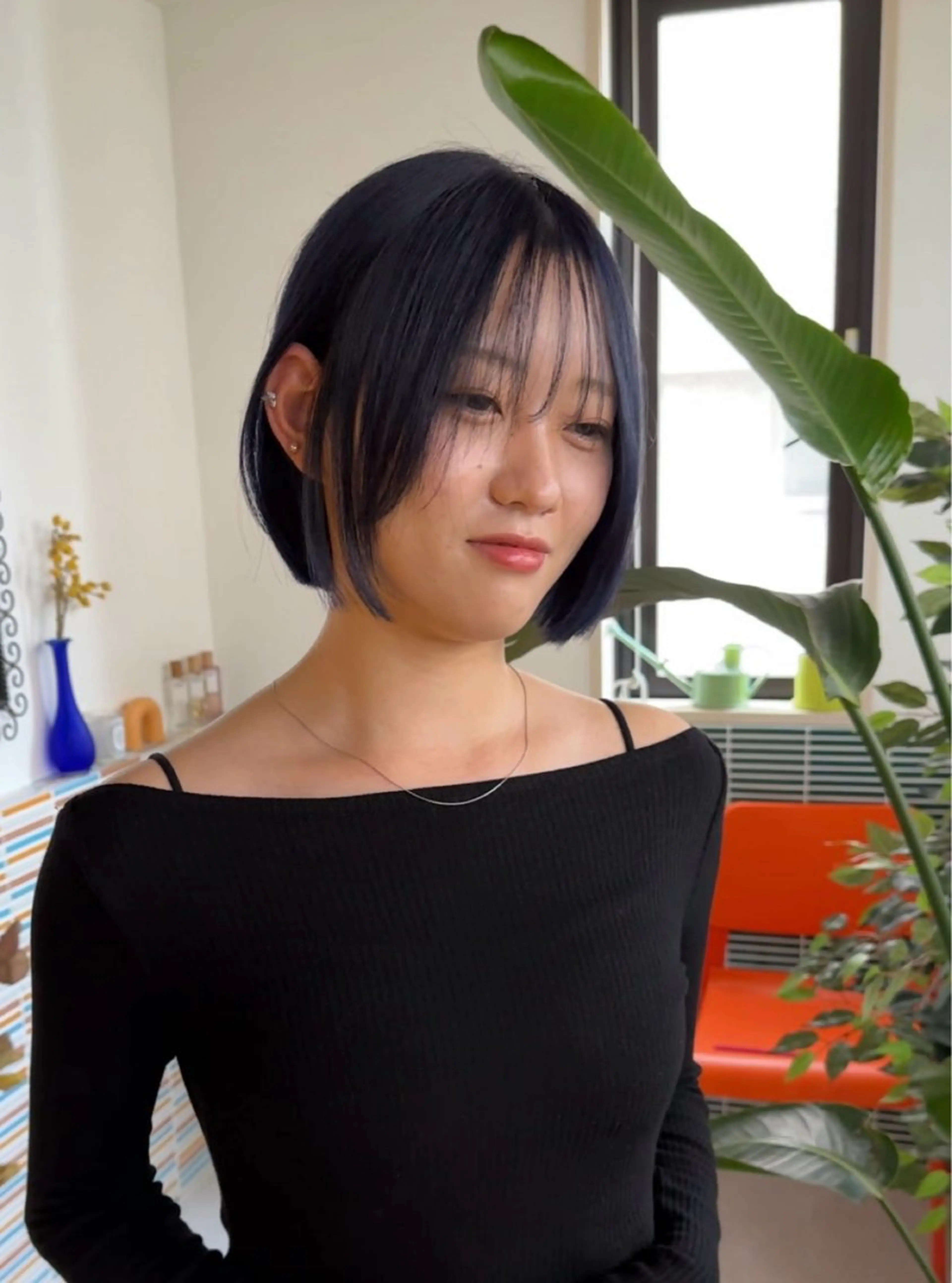 ショート カラー ブリーチ ブルーカラー ネイビーカラー ブリーチ矯正/ ブリーチ特化mikaのヘアスタイル