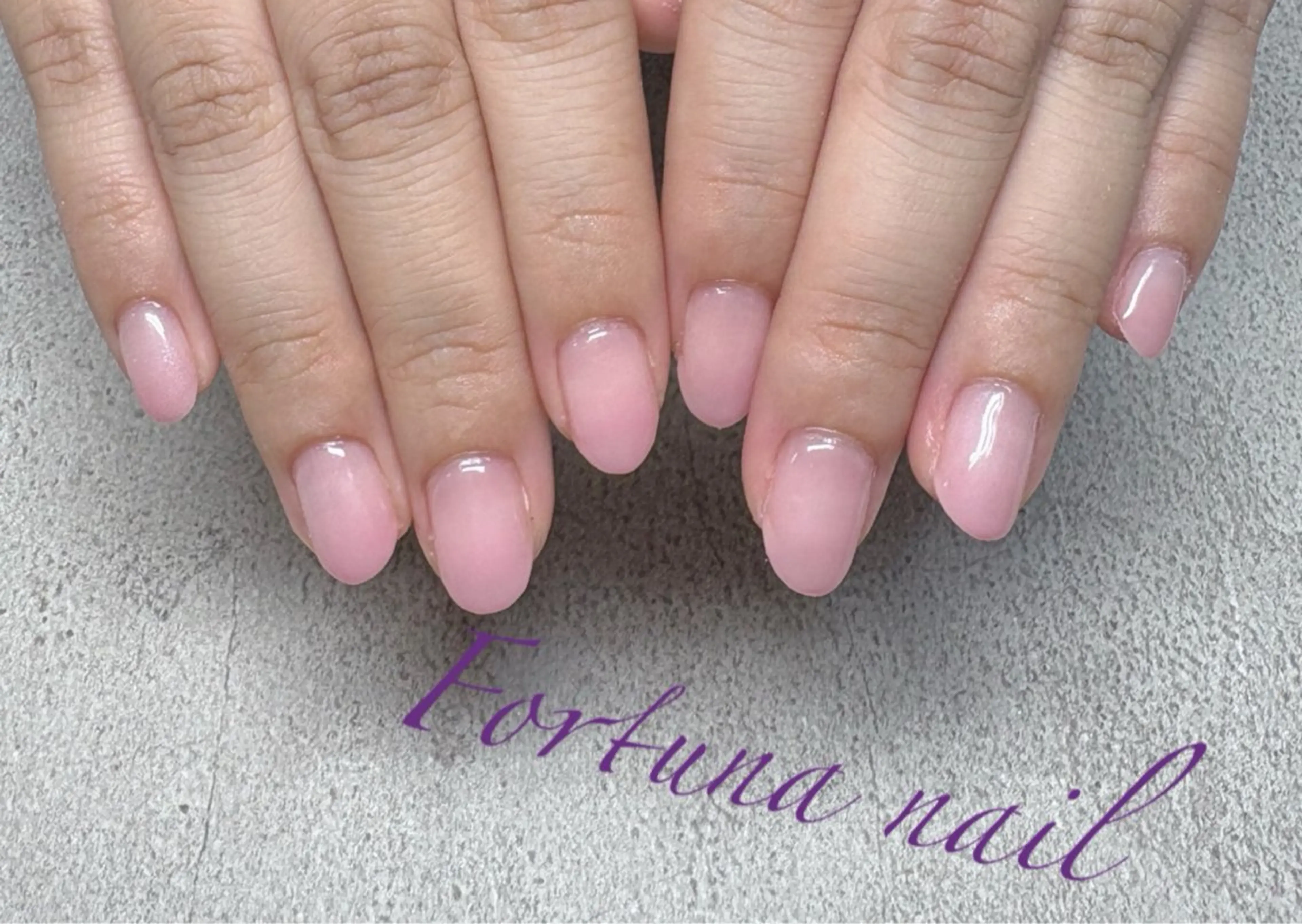 ネイル グラデーション オフィスネイル ハンドネイル Nail Head Spa Fortuna所属・Fortuna Mihoのネイルデザイン