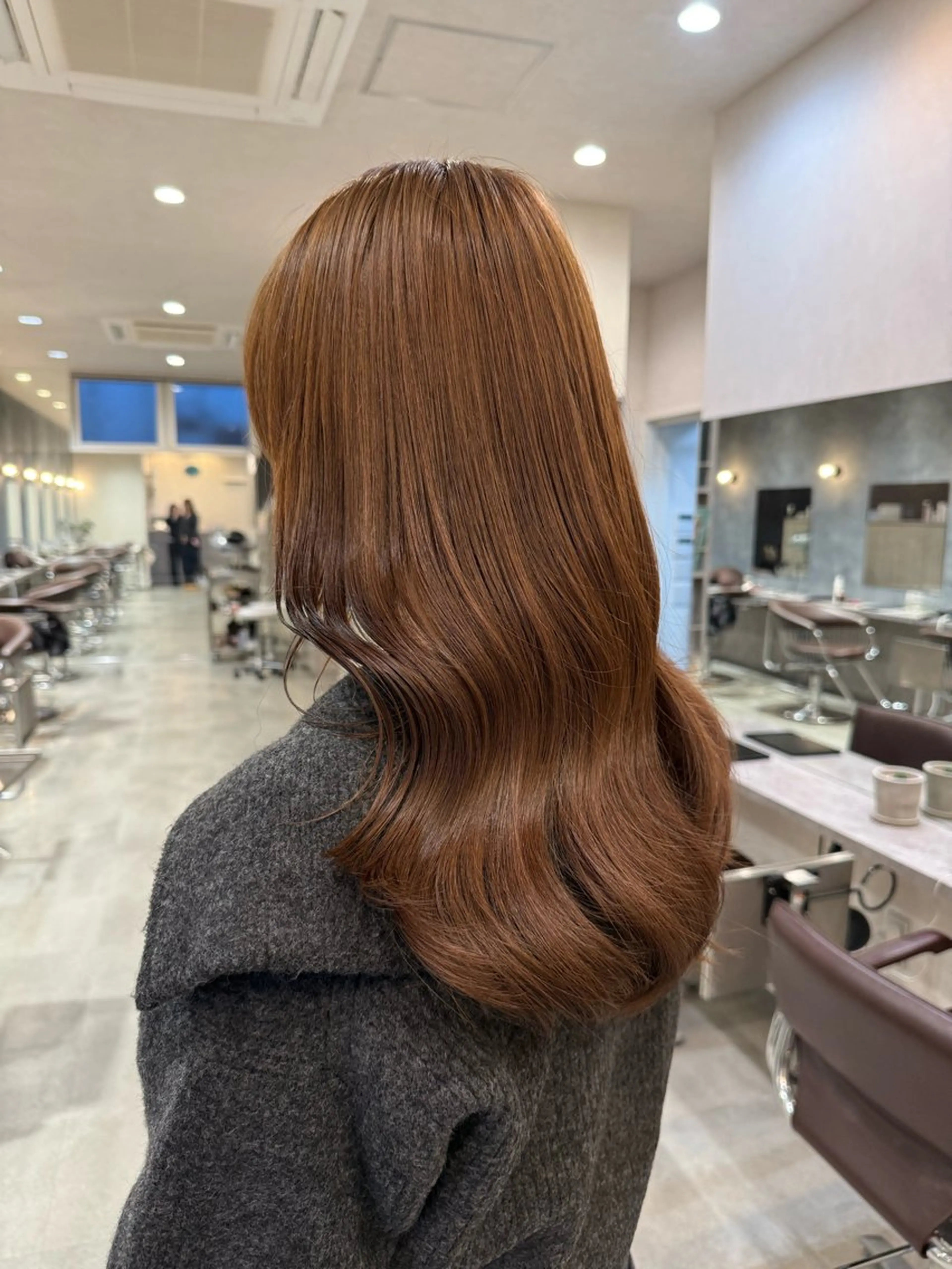 セミロング レイヤーカット ローレイヤー カット 山元 くるみのヘアスタイル