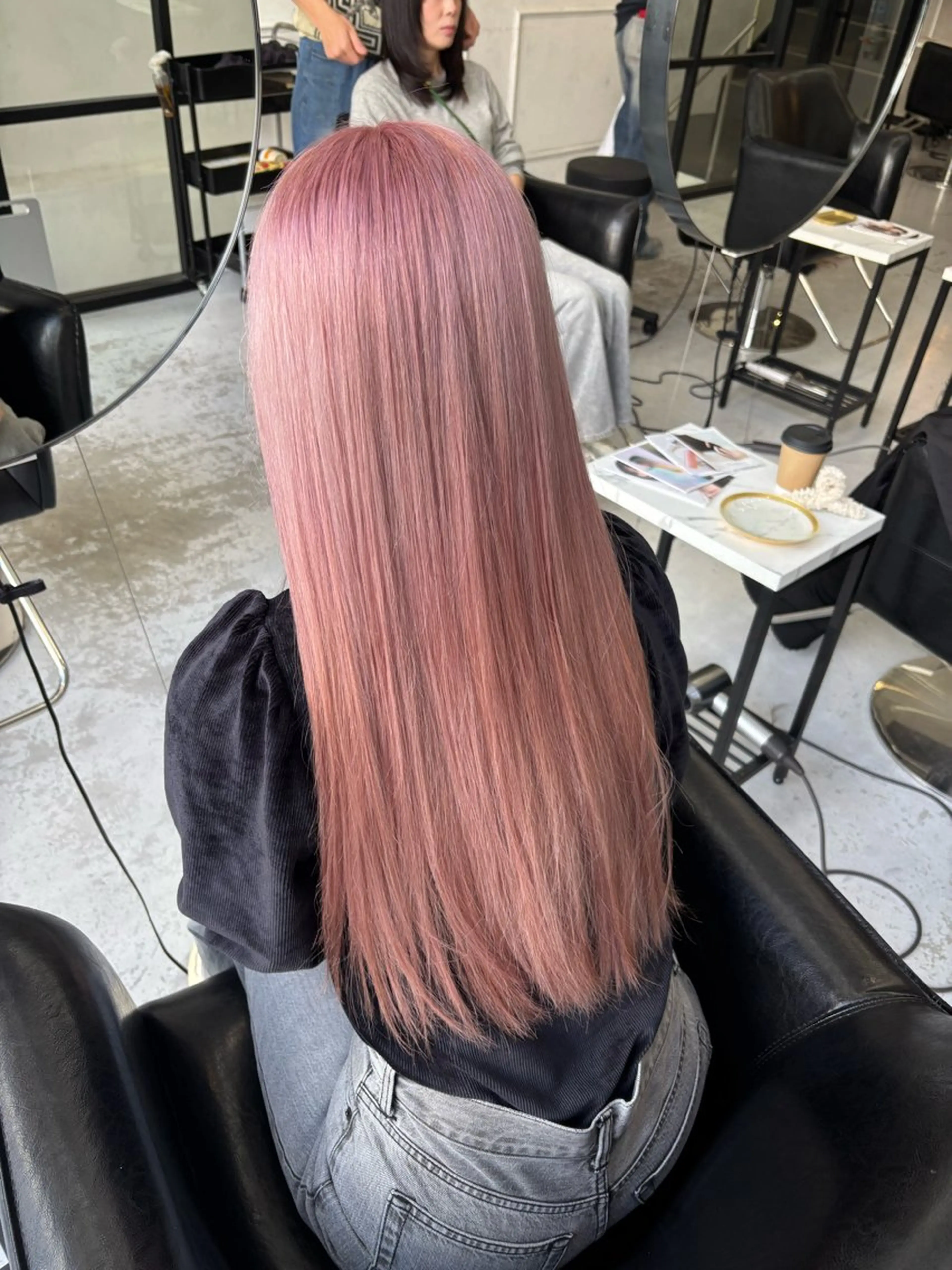 ロング ヘアカラー MaisonHALU さくらのヘアスタイル