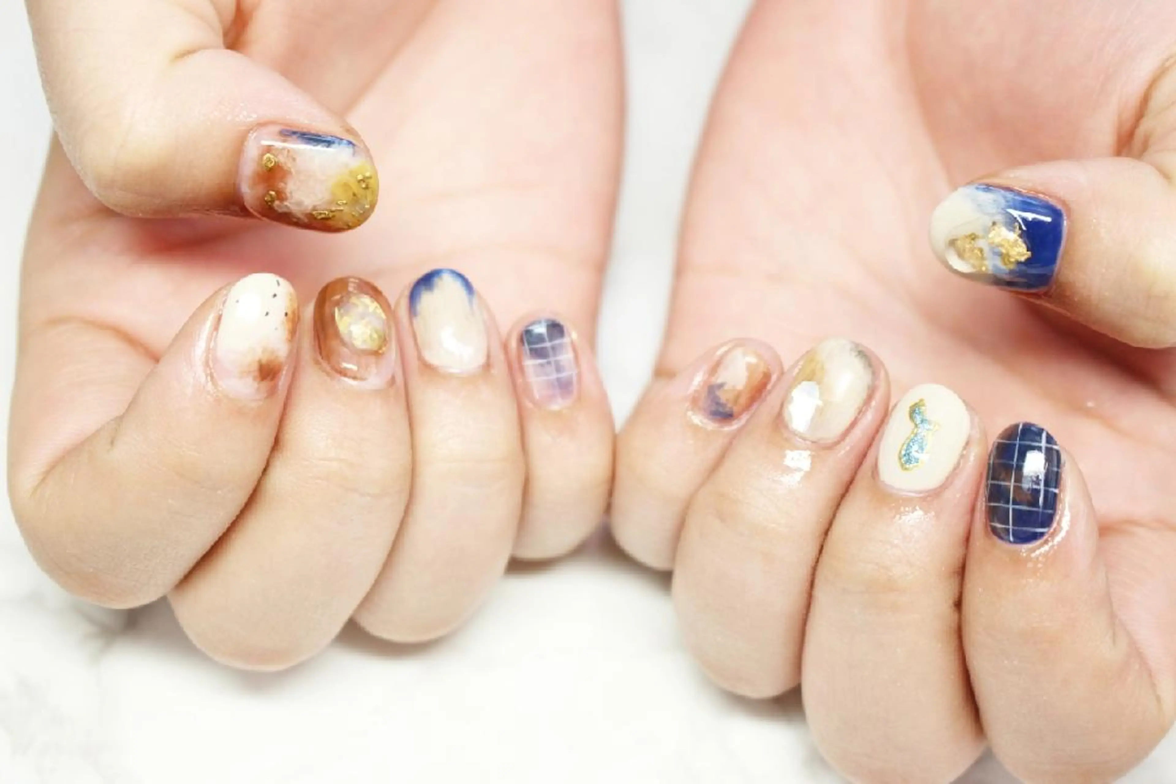 ネイル アートネイル ジェルネイル ミラーネイル ニュアンスネイル ホワイト yu-a☆  ネイル ＆ホワイトニングのネイルデザイン