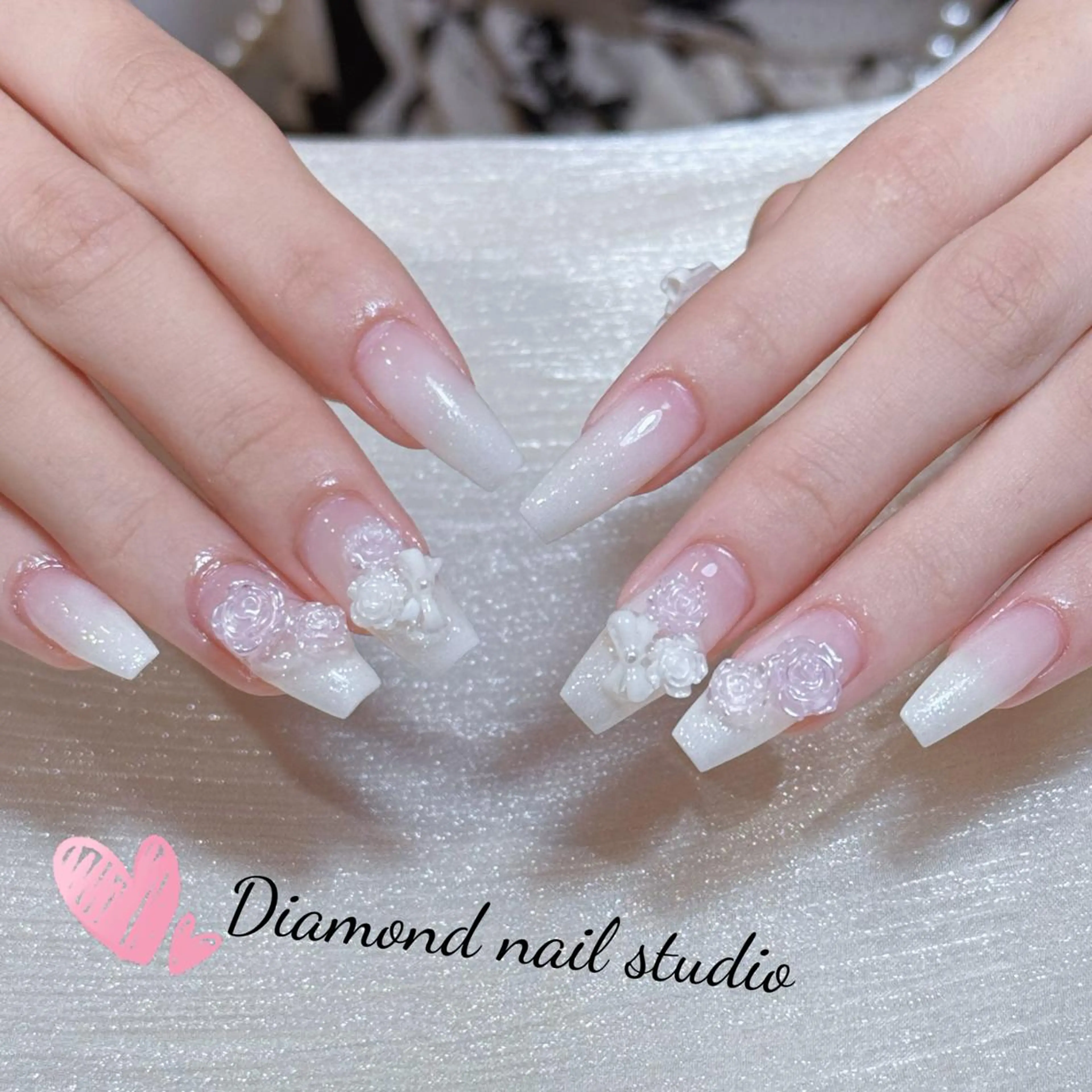 ネイル アートネイル オーロラネイル ガーリー キラキラネイル マグネットネイル ハンドネイル DIAMOND 💦のネイルデザイン