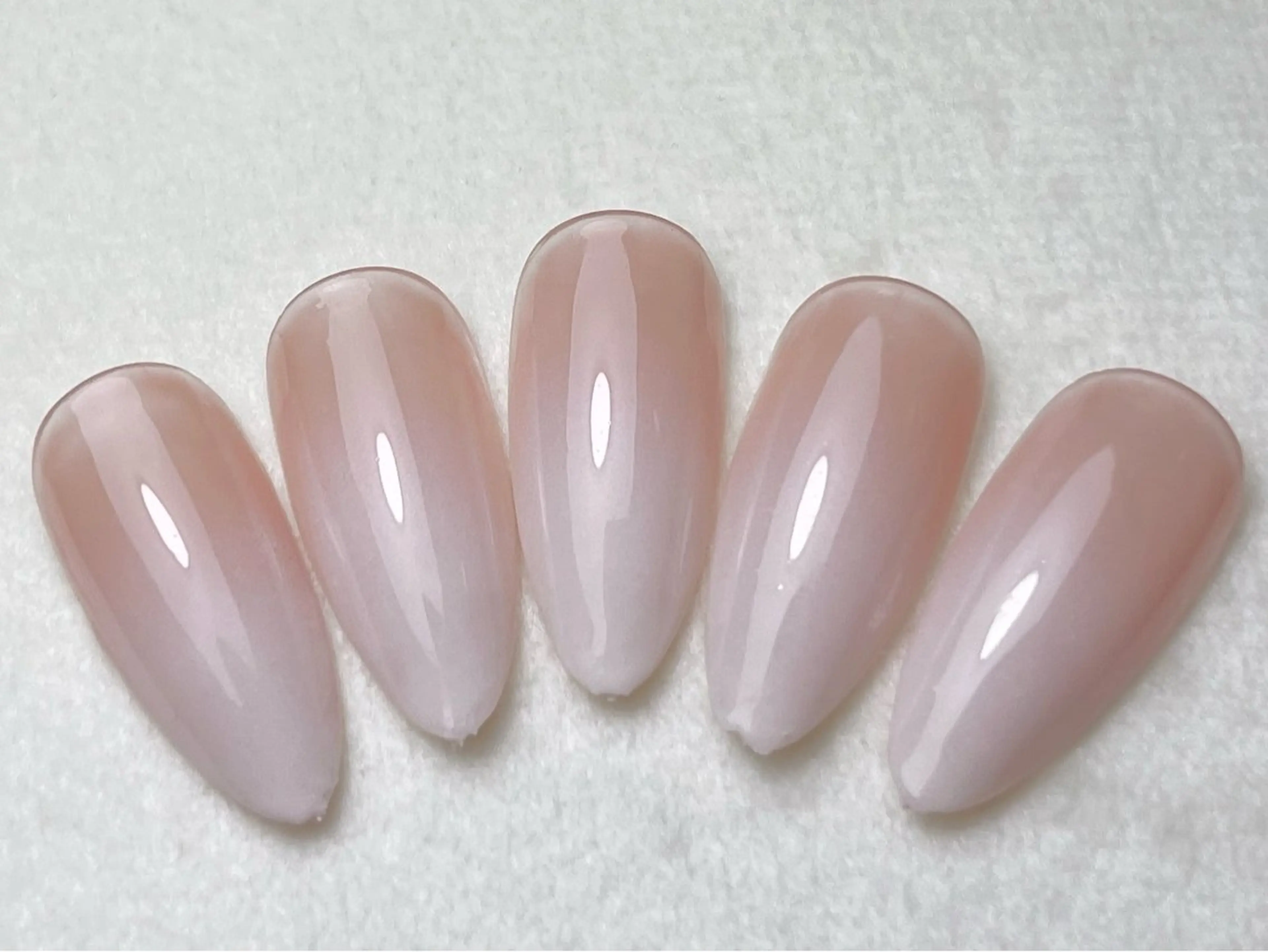 ネイル アートネイル オーロラネイル チークネイル 長さ出し フラッシュネイル ハンドネイル Rs nail 新宿西口のネイルデザイン