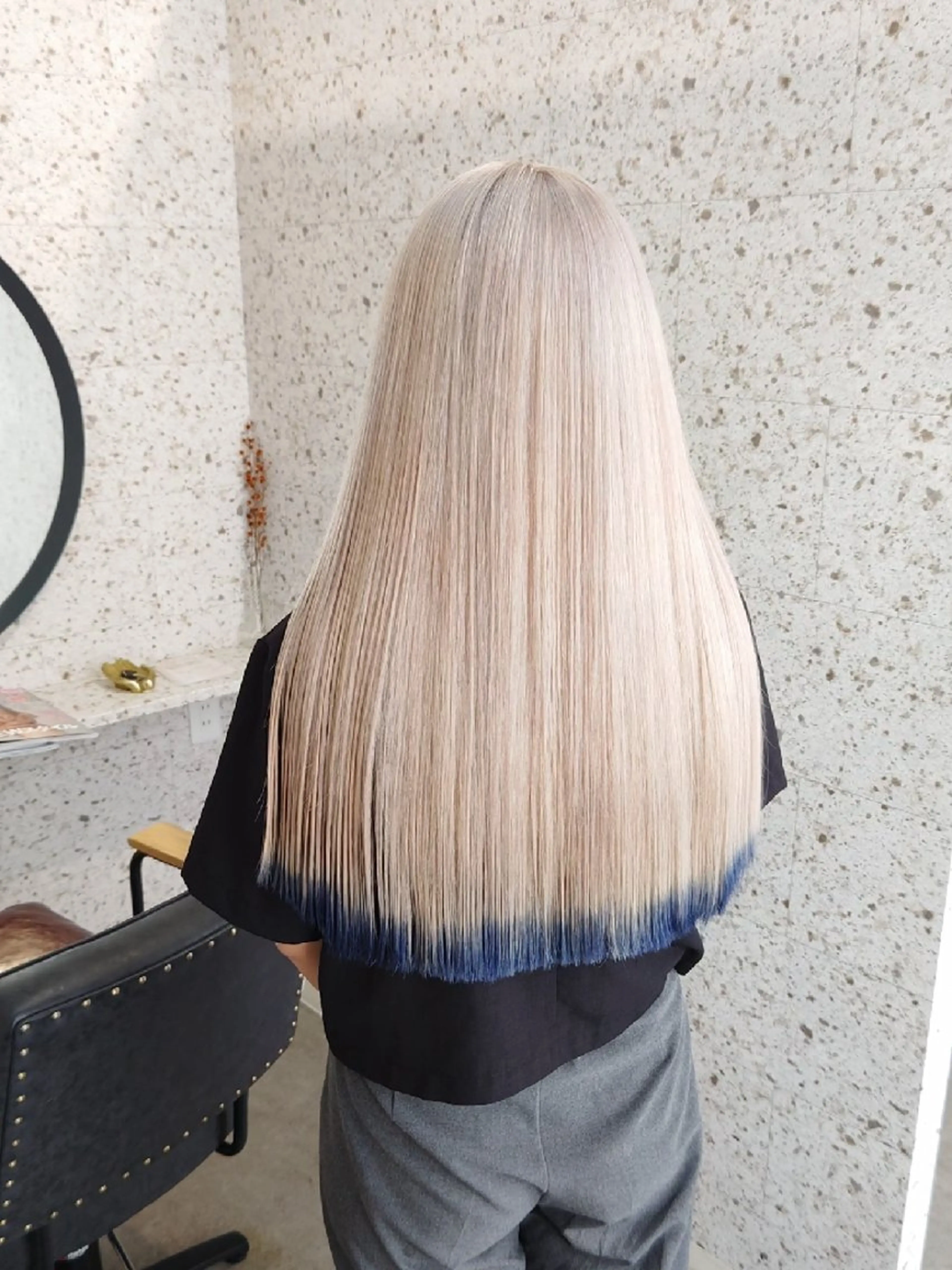 ロング カラー ベージュカラー ネイビーカラー ホワイトベージュ ヘアカラー トリートメント Mood hair salon所属・髪質改善.縮毛矯正 ×韓国ヘアyukiのヘアスタイル