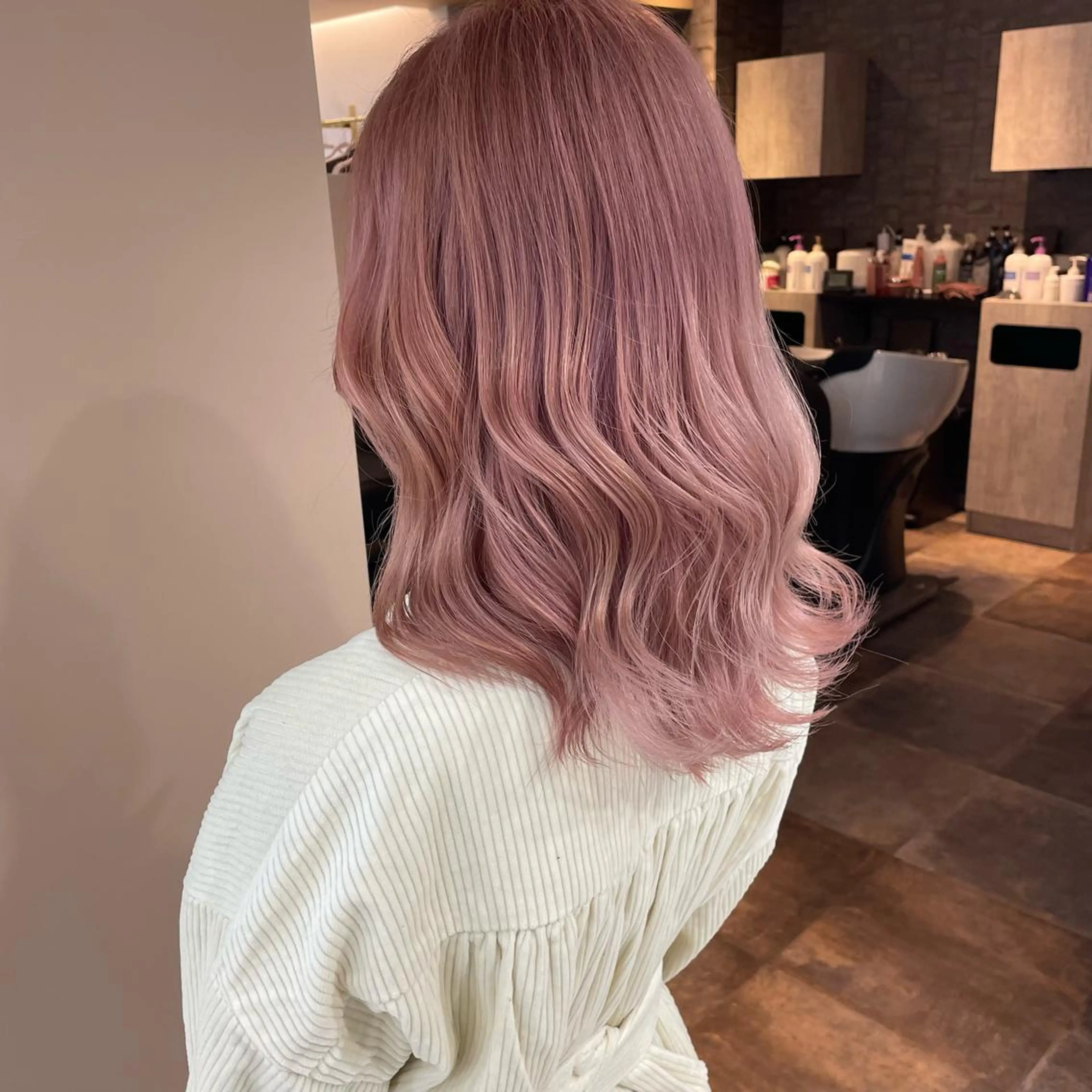 ミディアム rina／ベージュ ワンホン/韓国ヘアのヘアスタイル