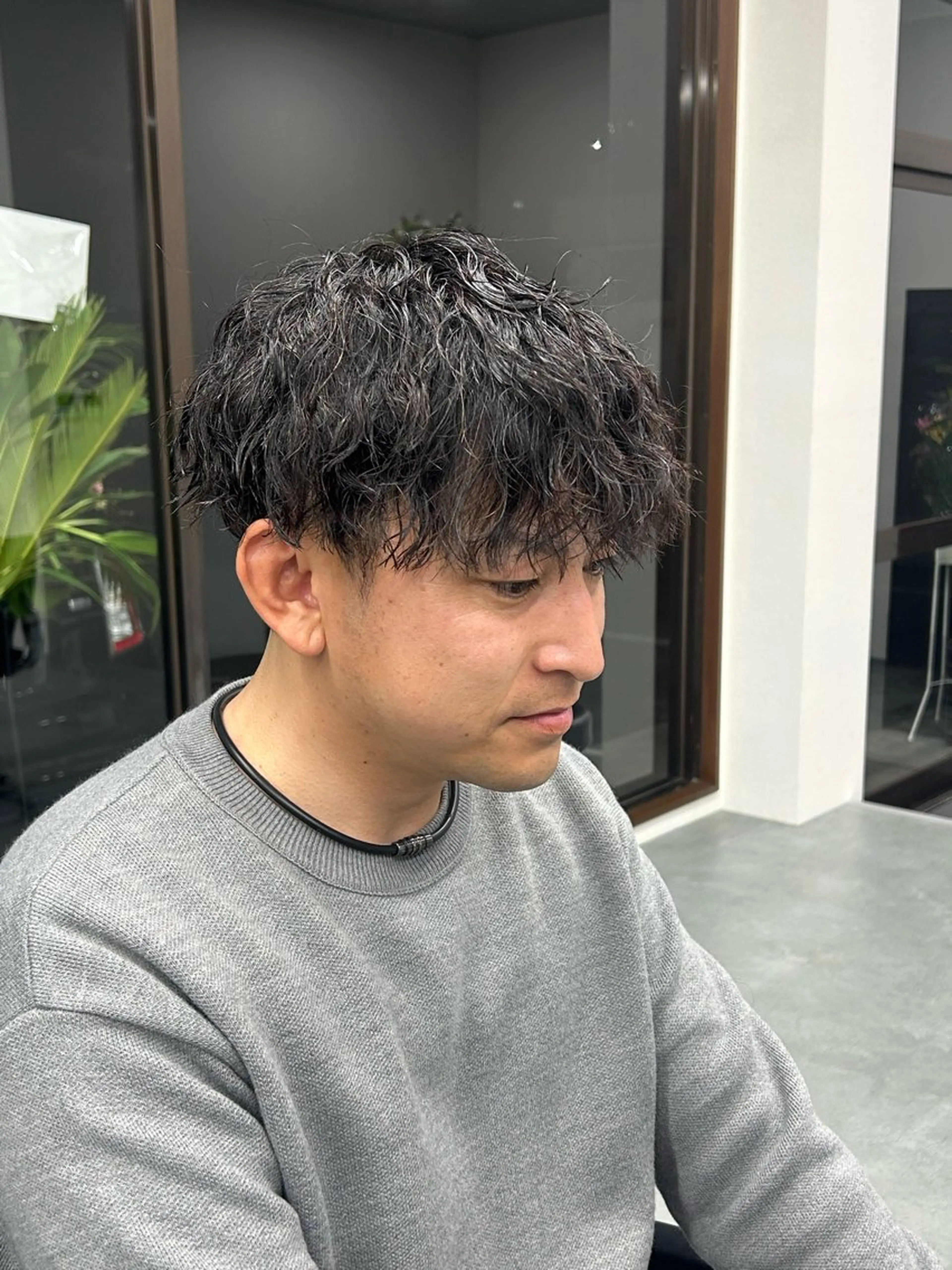 ショート パーマ メンズ センターパート フェードカット マッシュ メンズパーマ スペインカール パーマ FeU 宇都宮戸祭所属・宮下 遼太のヘアスタイル