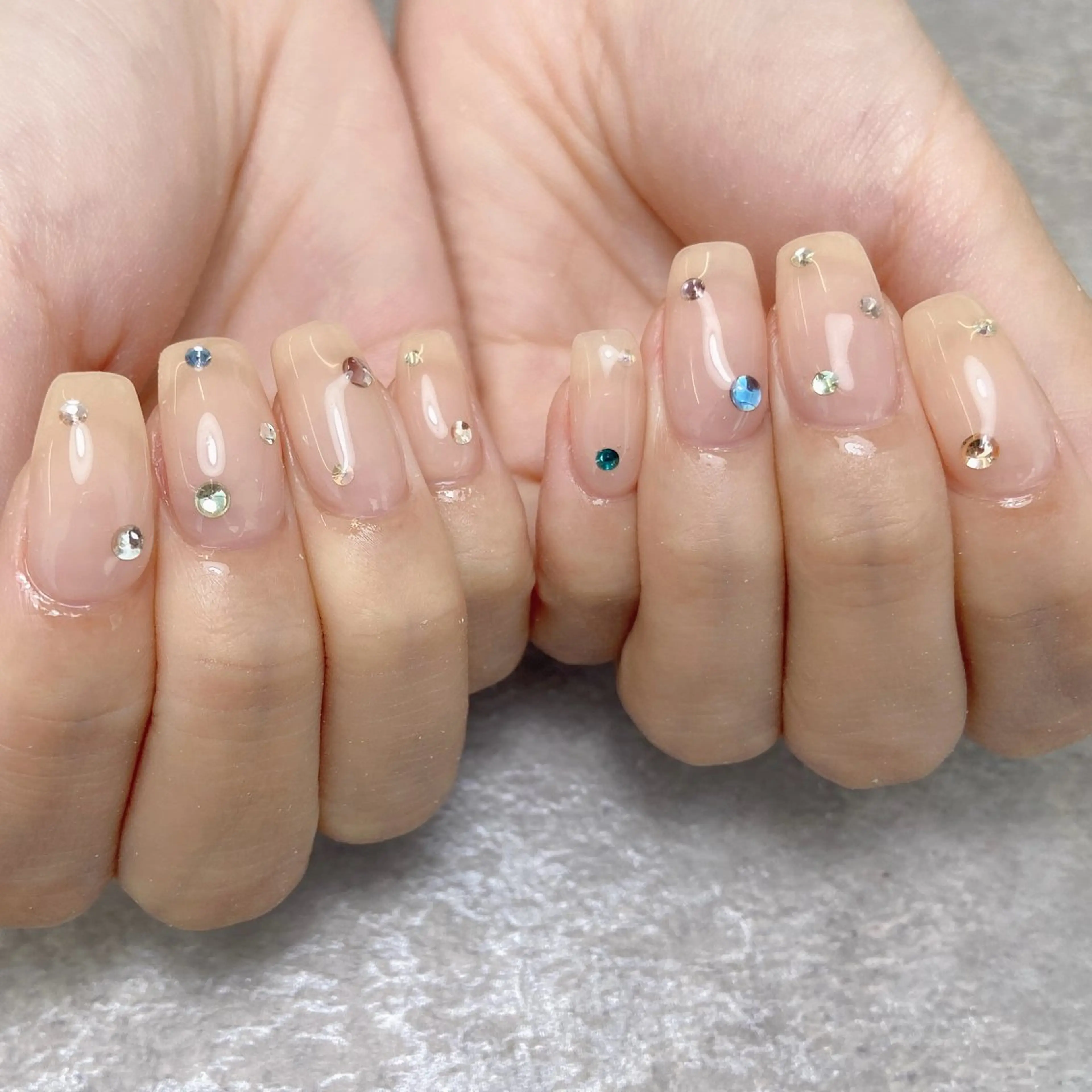 ネイル ストーンネイル ハンドネイル Ayane 🫧のネイルデザイン