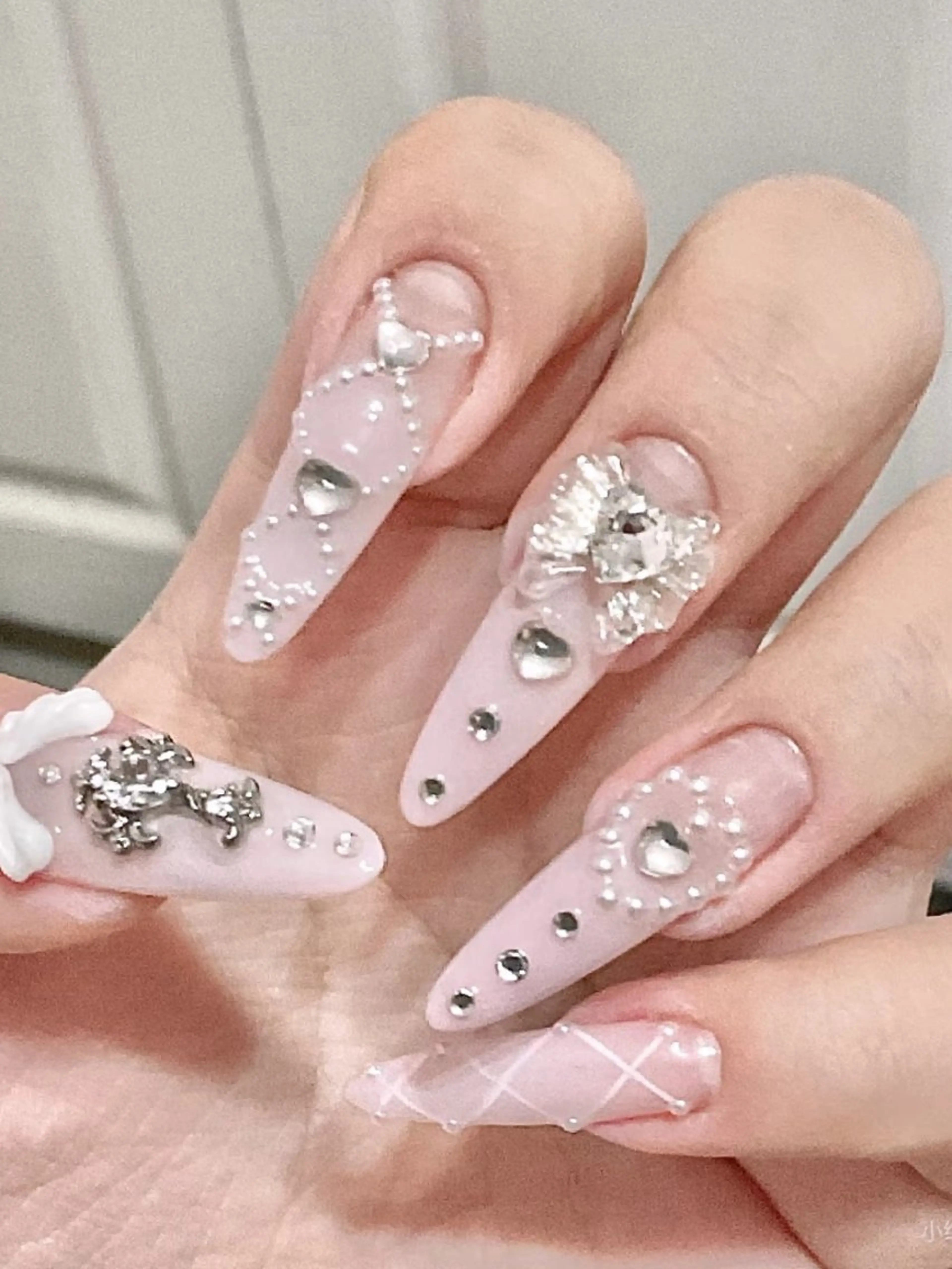 ネイル ハンドネイル ゆか💅フィルイン、 深爪矯正、長さ出しのネイルデザイン