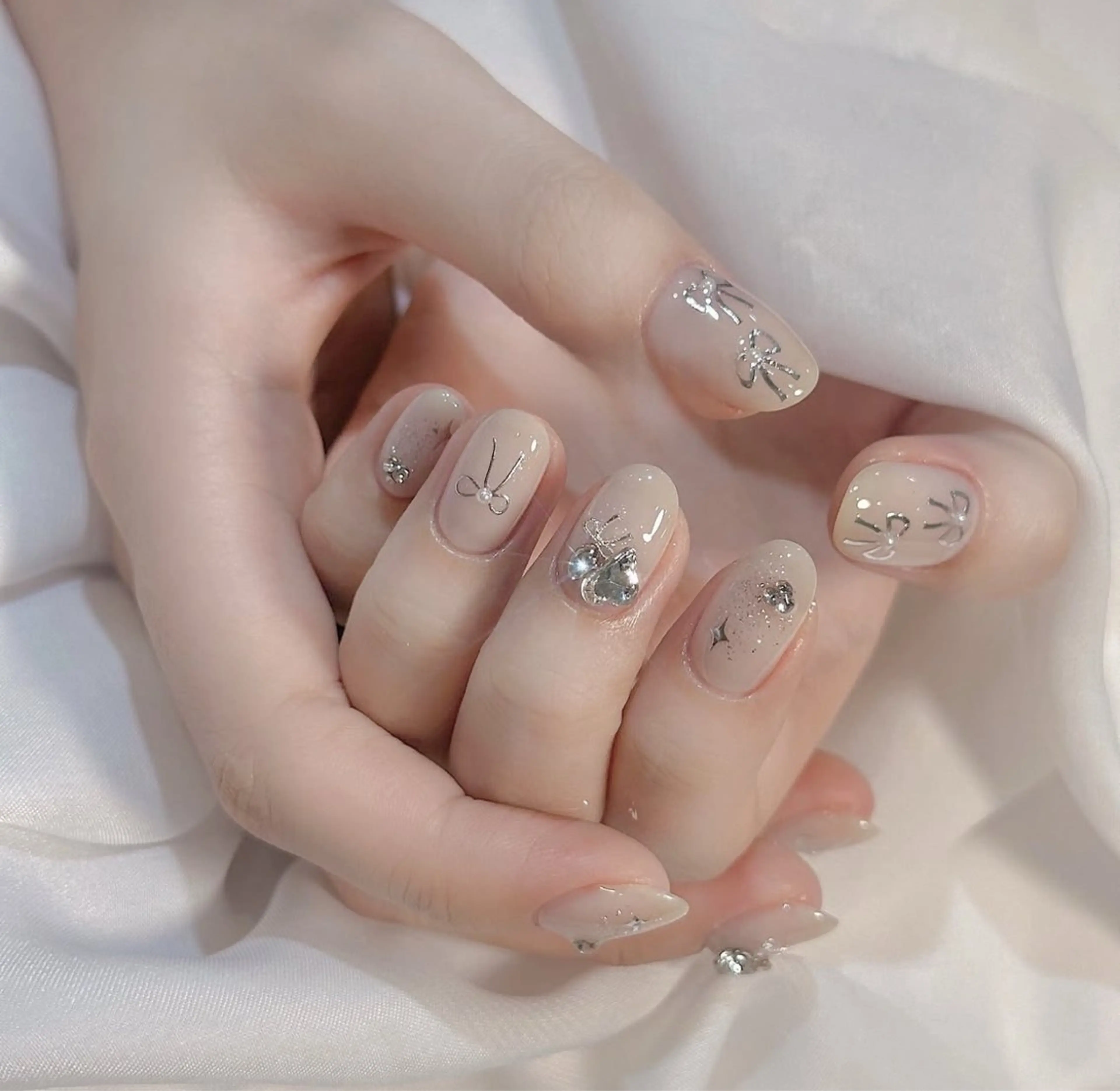 ネイル Lyna 池袋のネイルデザイン