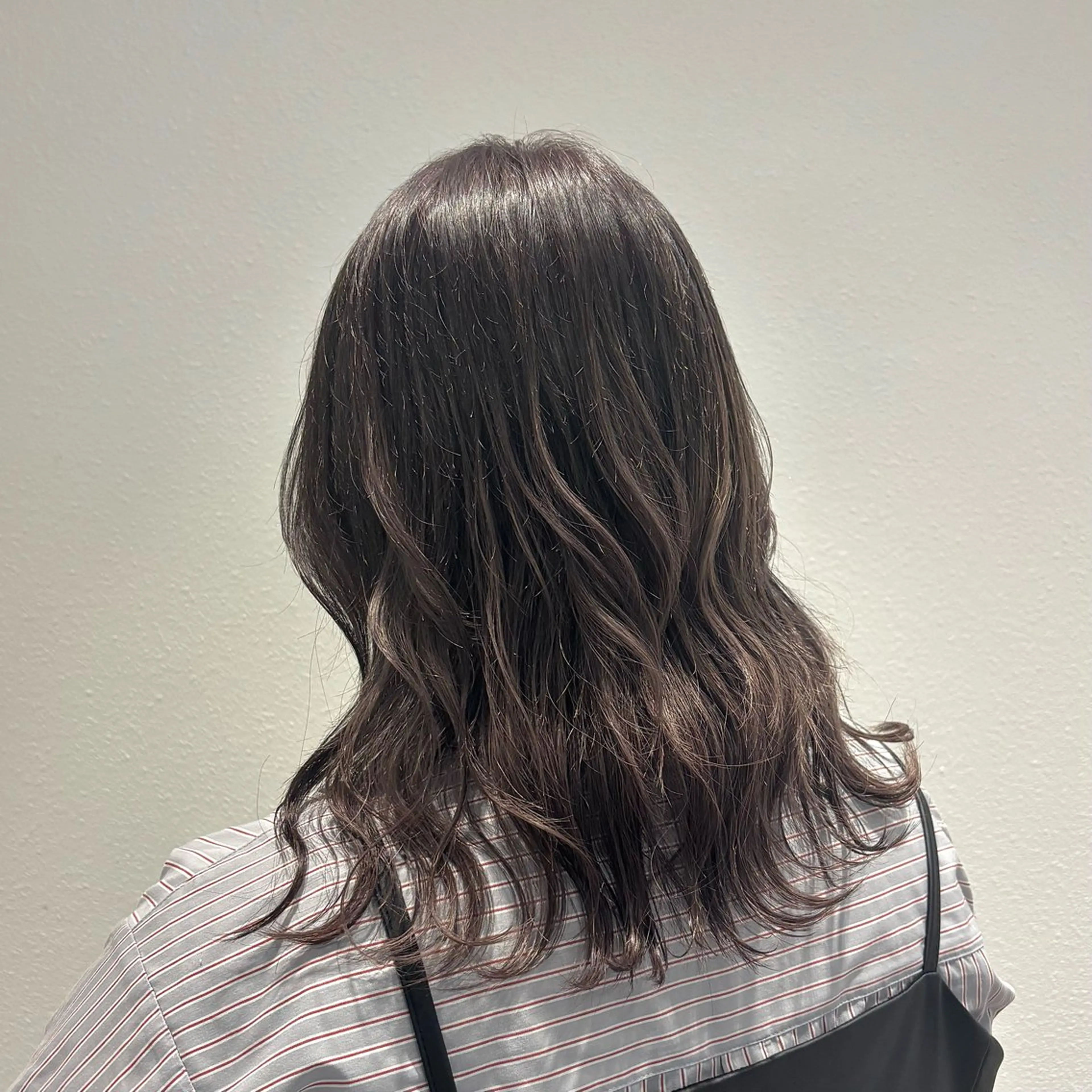 カラー 透明感カラー グレージュ イルミナカラー ヘアカラー 艶カラー/アレンジ 💟すなおのヘアスタイル