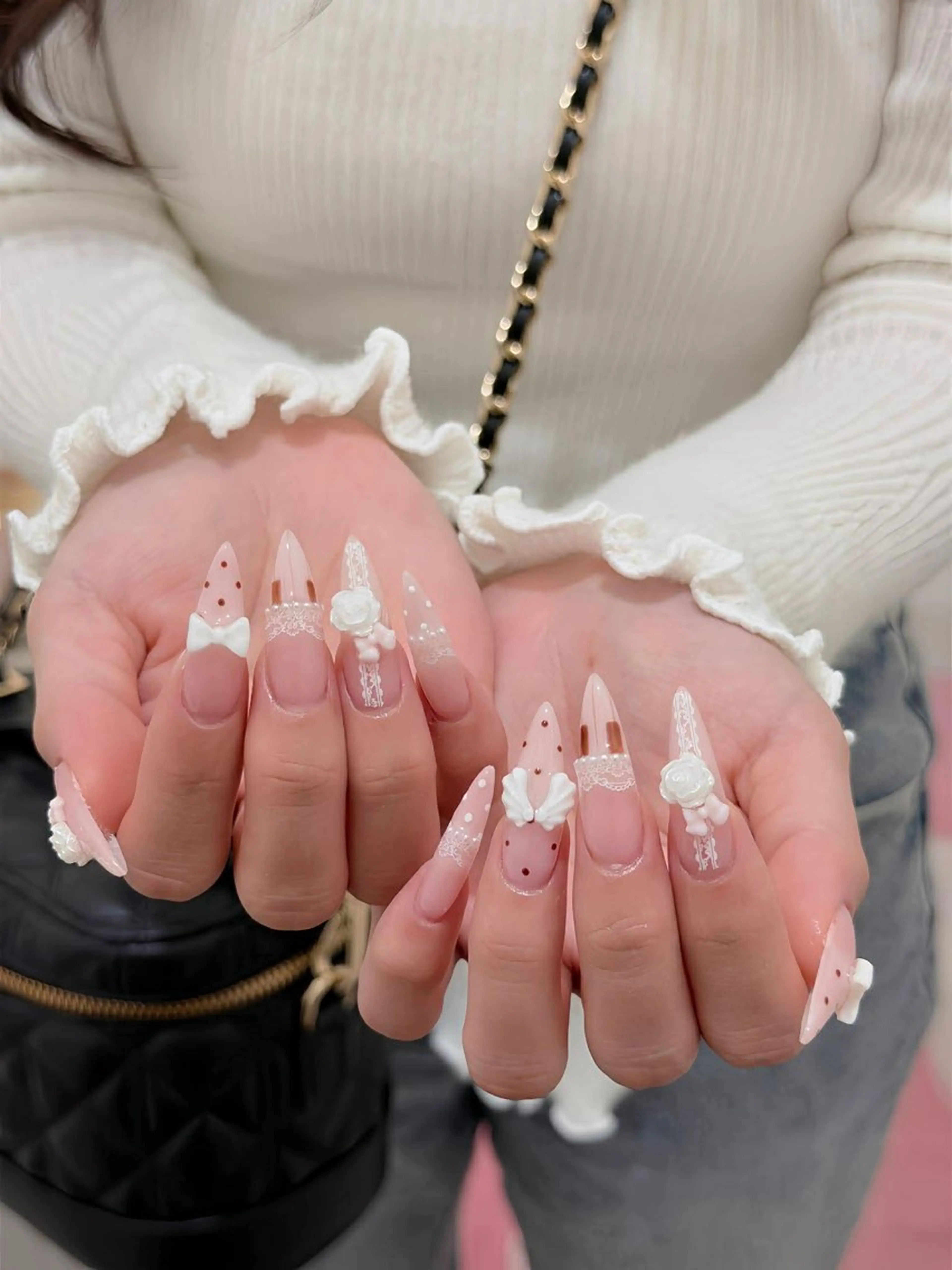 ネイル チークネイル ドット フレンチネイル グラデーション ハート ハンドネイル Julli NailStudioのネイルデザイン