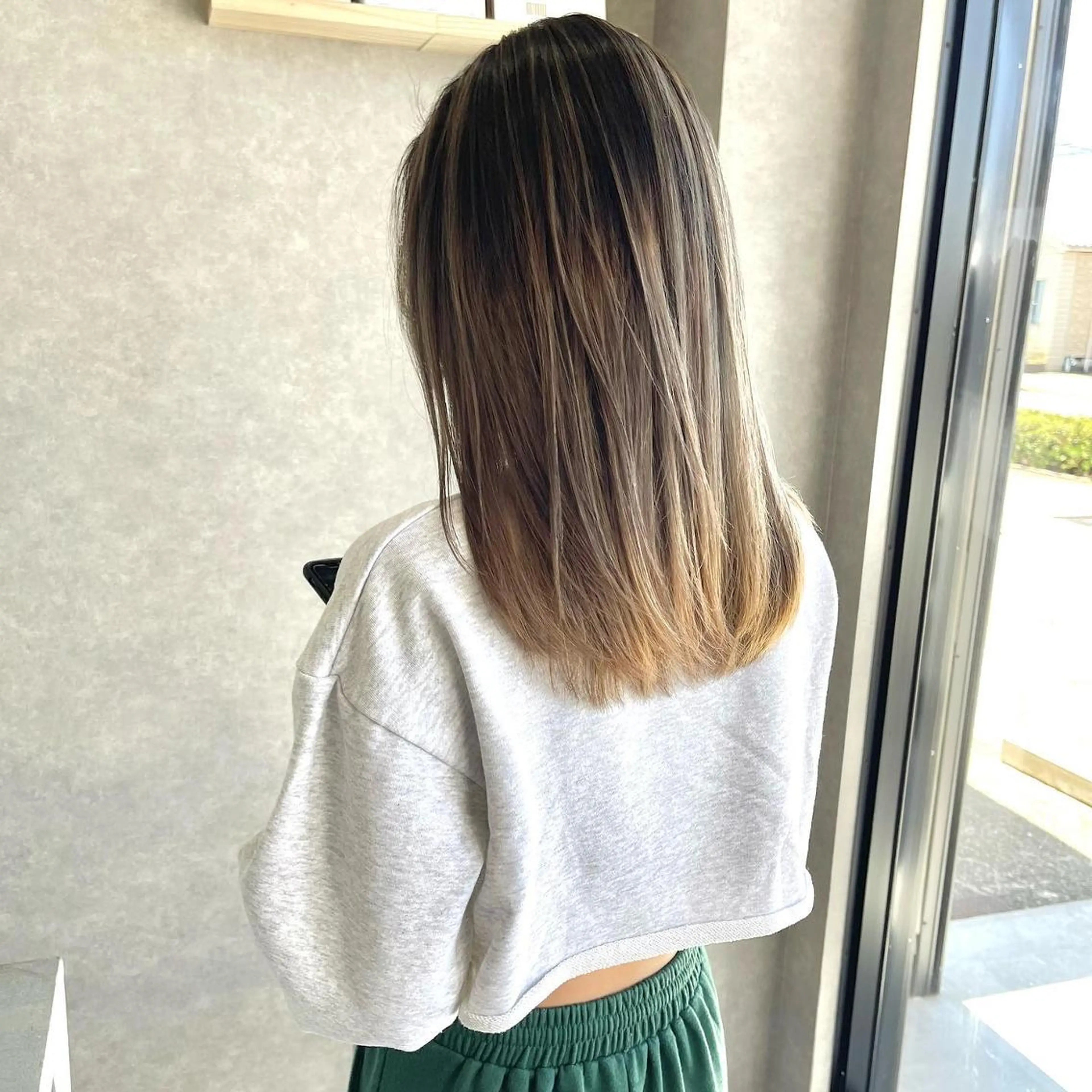 ミディアム mood tatemachiのヘアスタイル