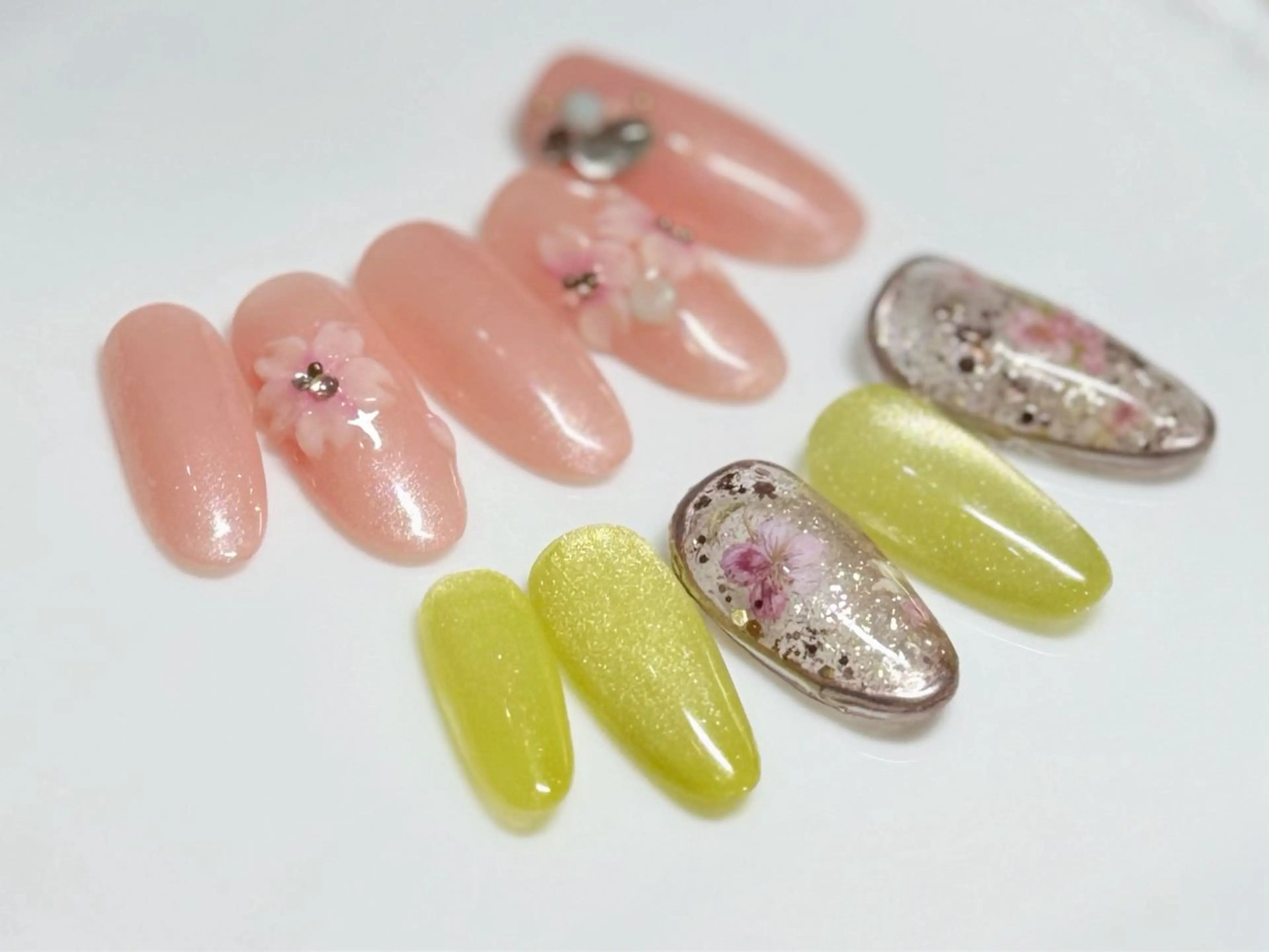 ネイル glossnail MIKIのネイルデザイン