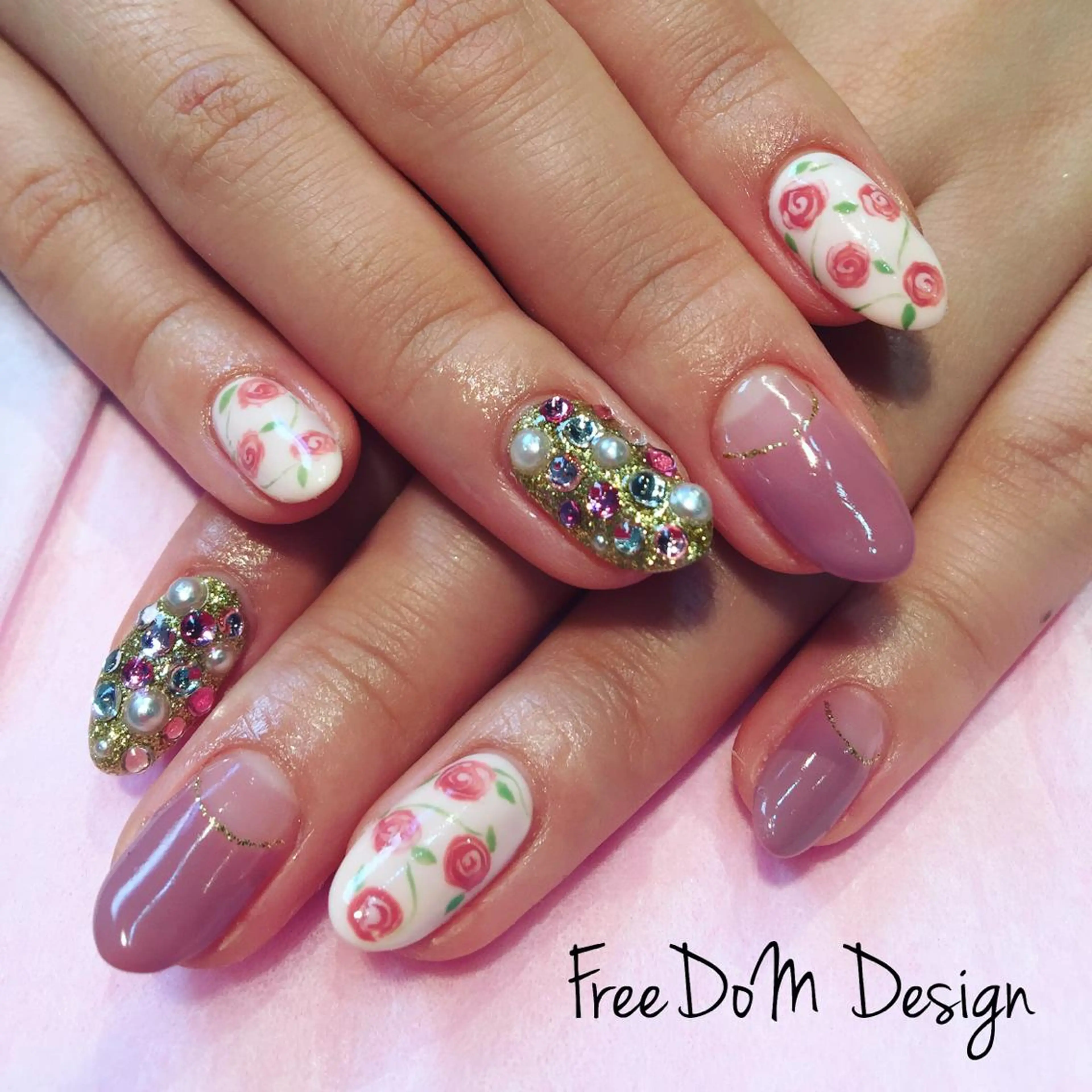 ネイル アートネイル ＦreeDoＭ   Design所属・W KUMIのネイルデザイン