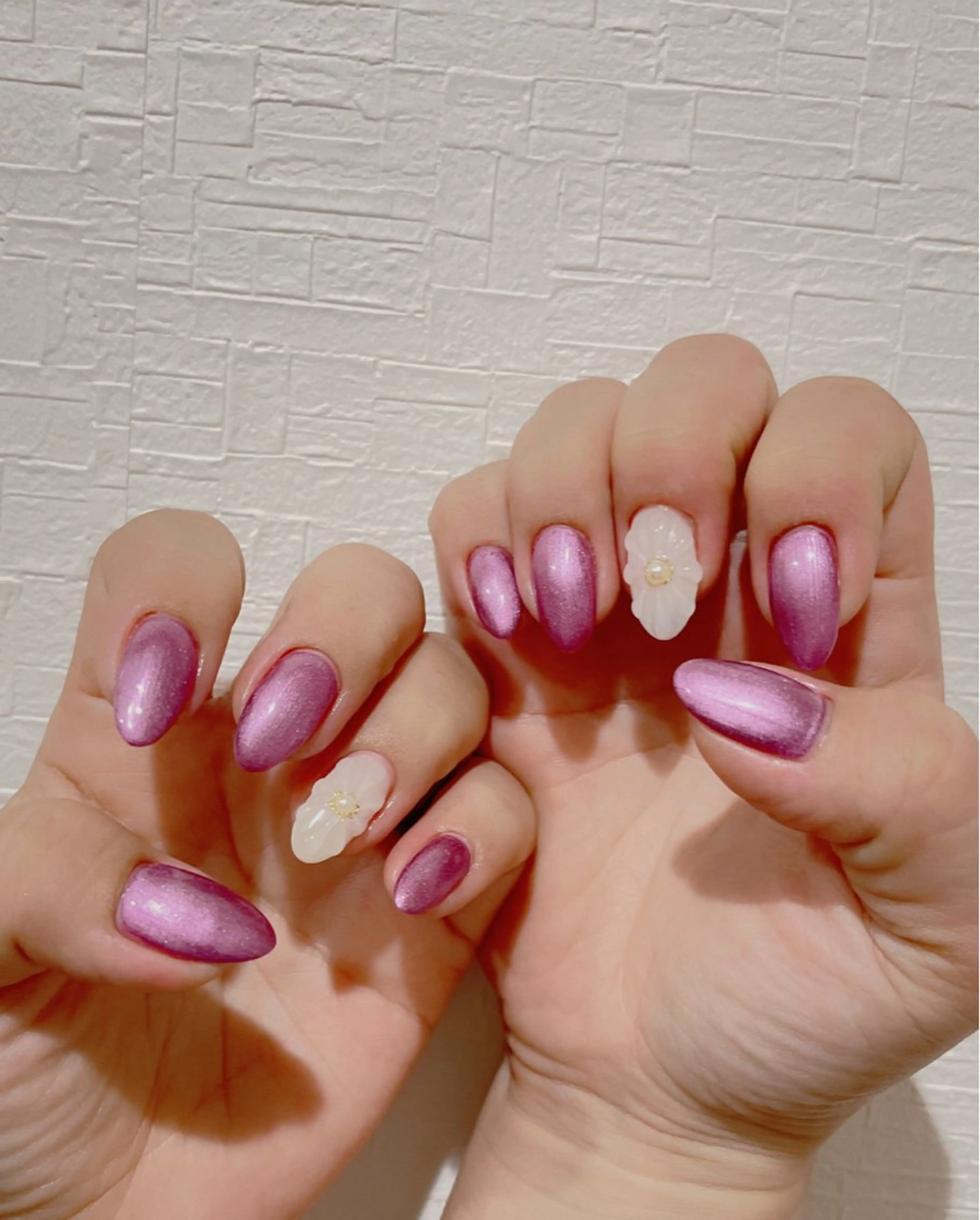 ネイル オーロラネイル 長さ出し フットネイル 韓国ネイル ラメ(グリッター) ハンドネイル 👍thumbs up nail👍のネイルデザイン