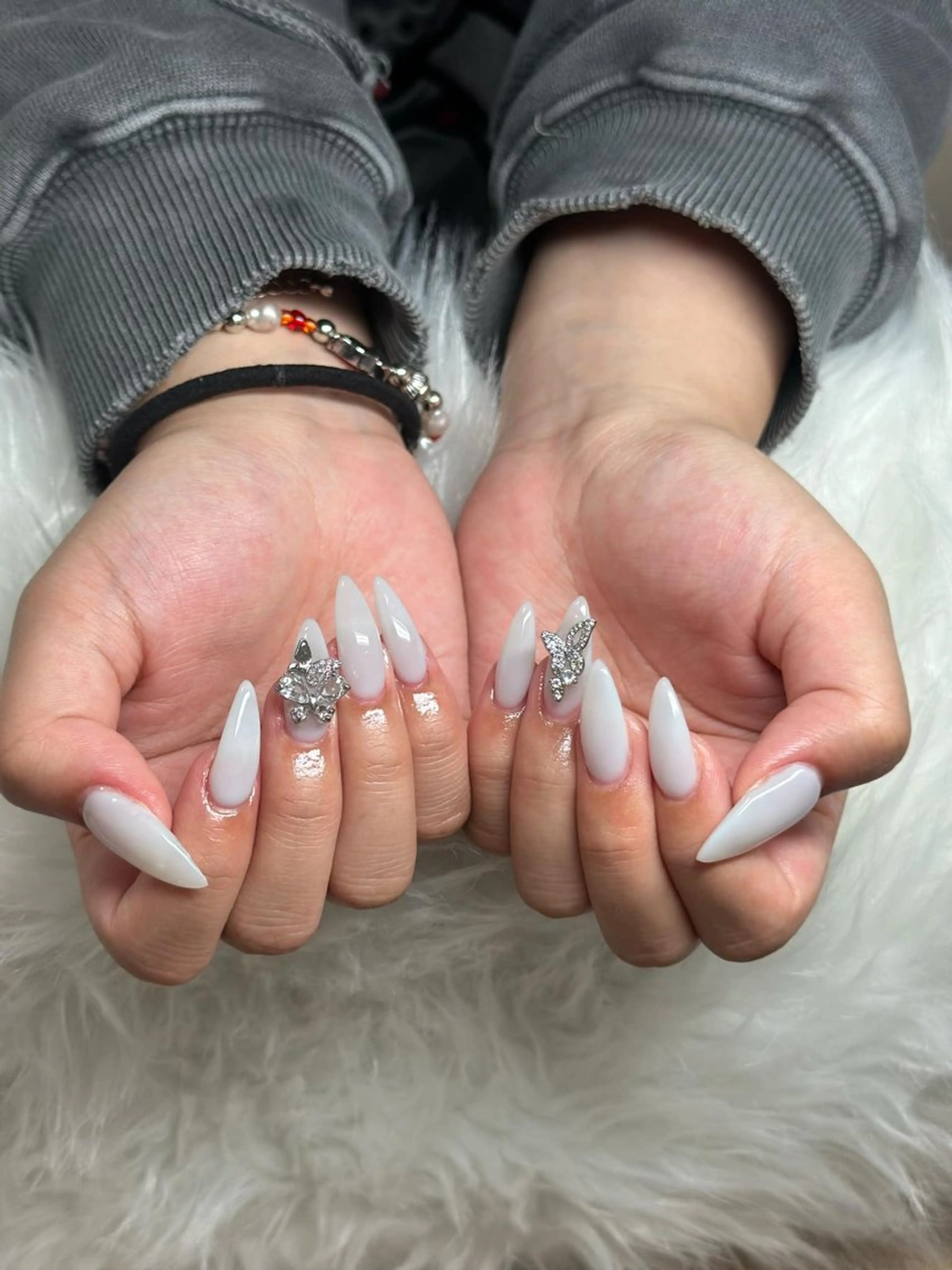 ネイル オーロラネイル フレンチネイル ジェルネイル ハロウィン キラキラネイル H.baby Nail Salonのネイルデザイン