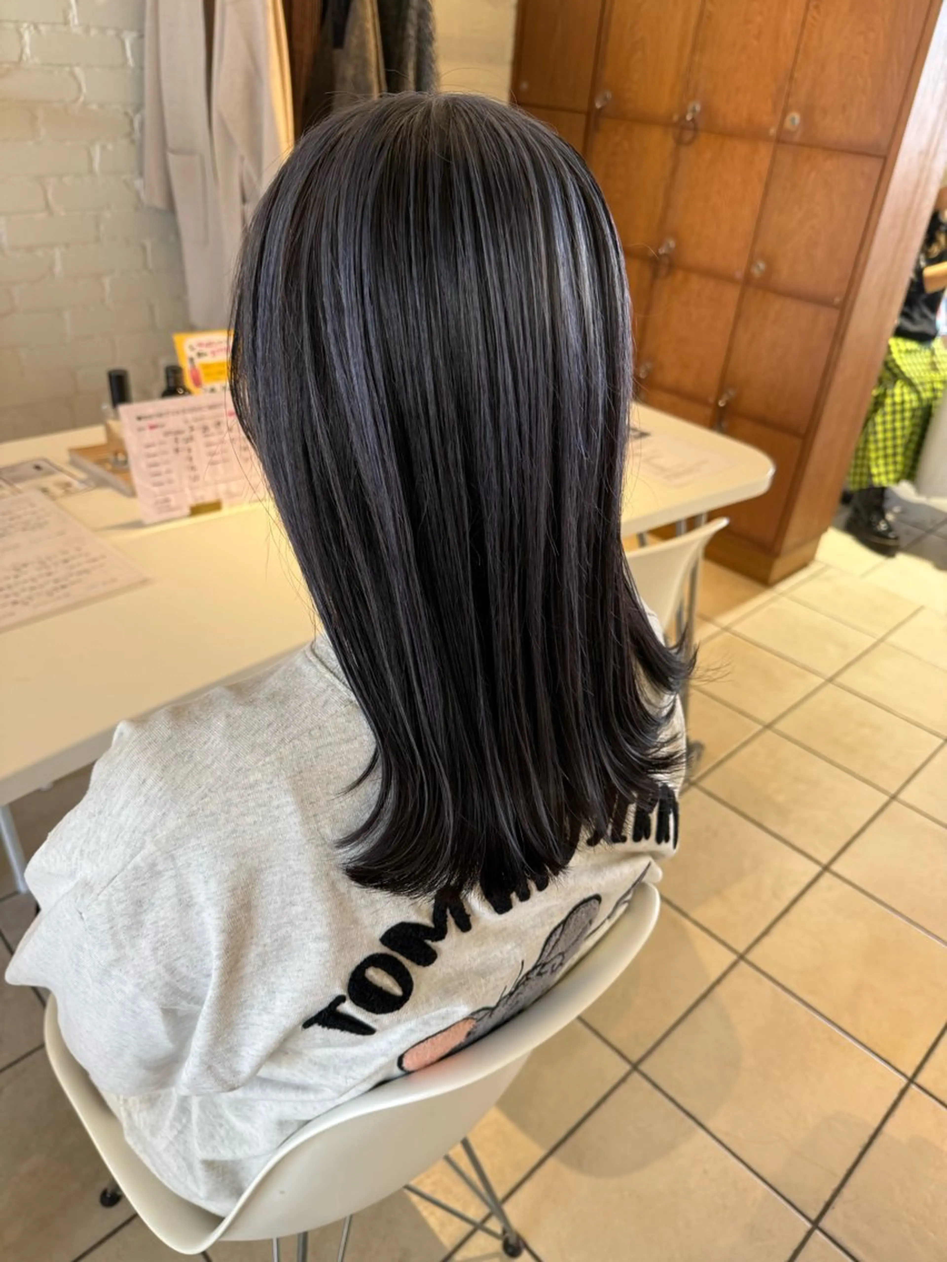 ロング 🌟デザインカラー 🌟コノミ🌟のヘアスタイル