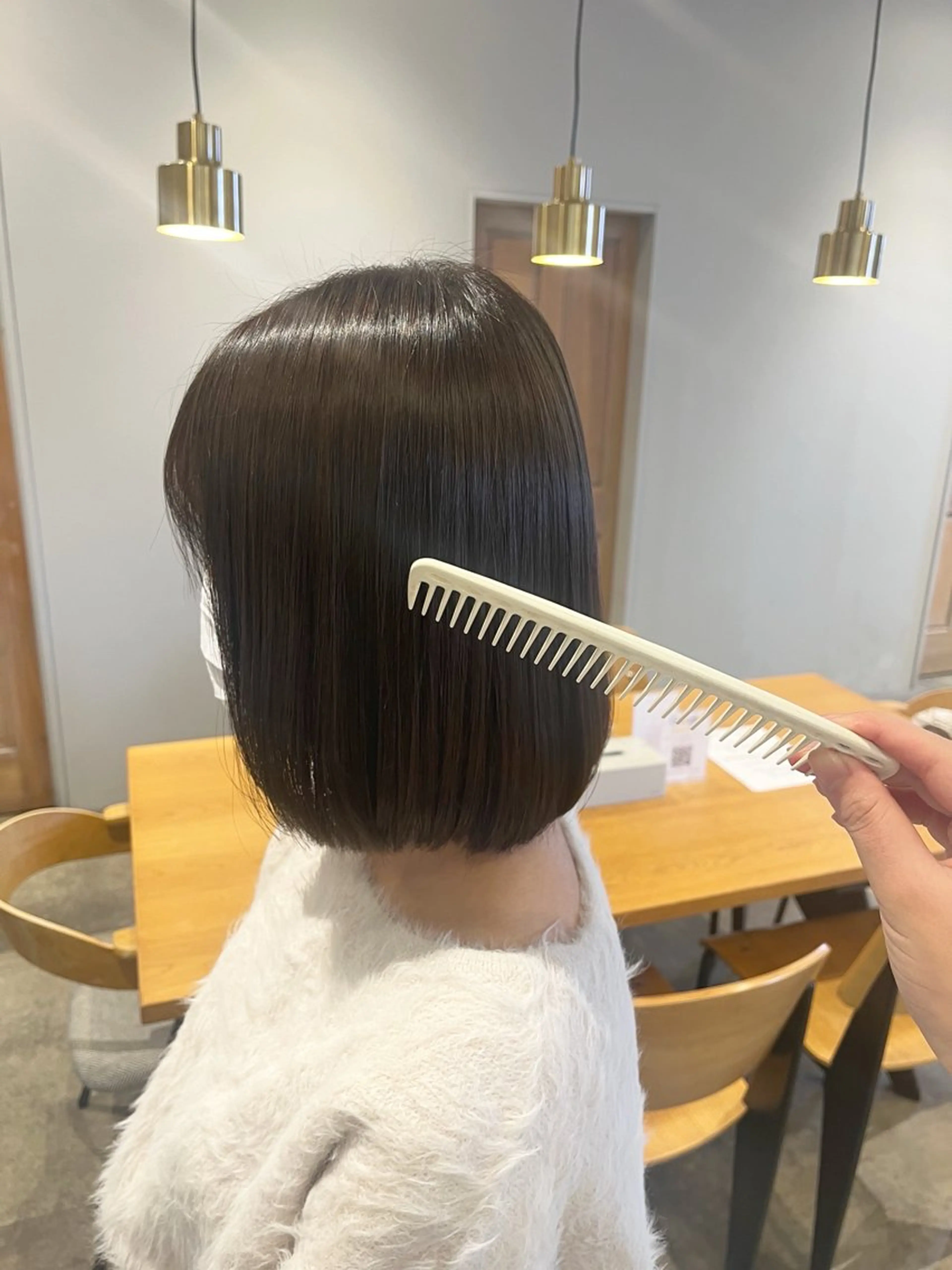 ショート カラー ベージュカラー ブリーチ ブリーチなしカラー オリーブベージュ 亀井 菜々花のヘアスタイル