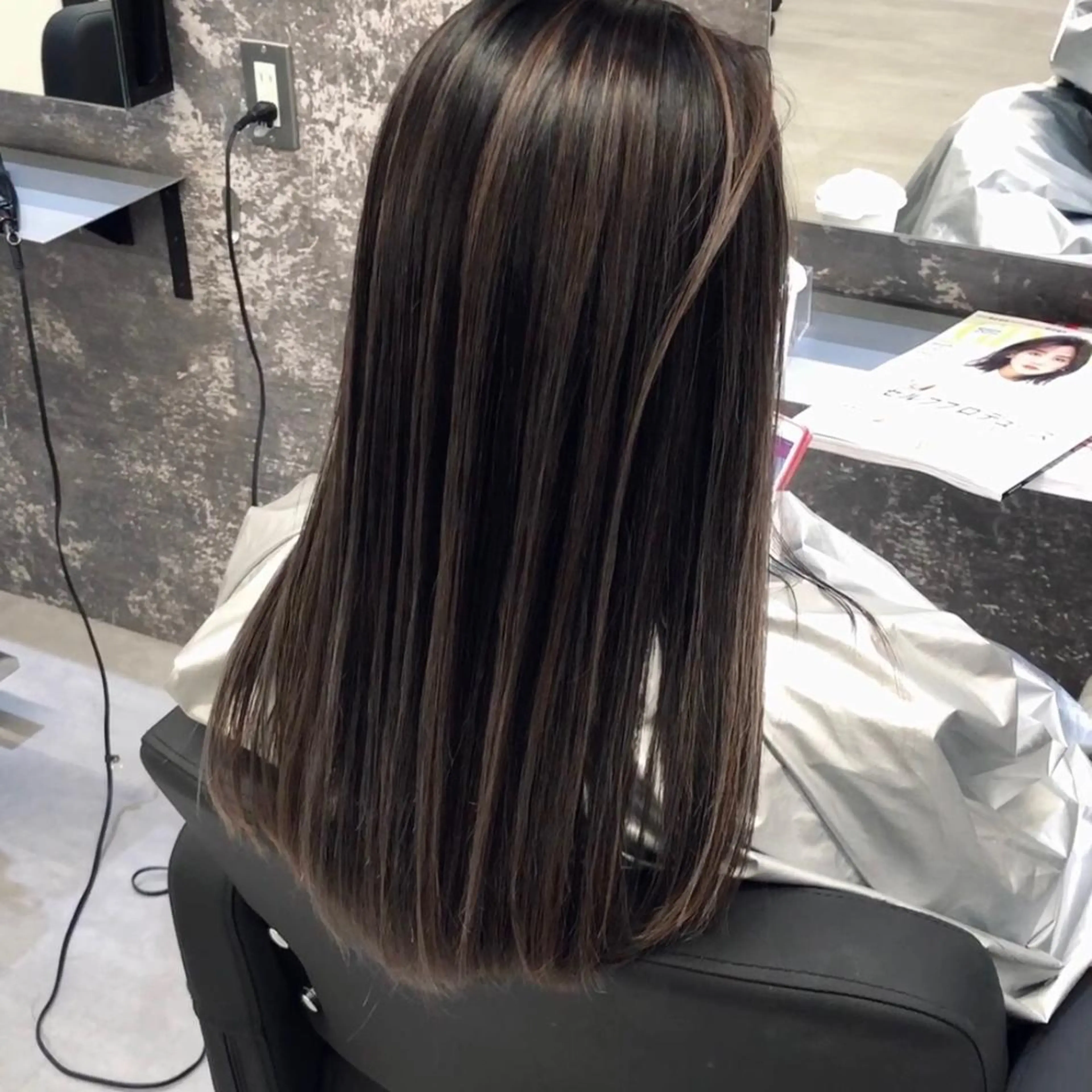 セミロング カラー ヘアアレンジ ショートボブ シールエクステ バレイヤージュ デザインカラー ハイライトカラー アンドウ ユウ/ レイヤーカット/韓国のヘアスタイル