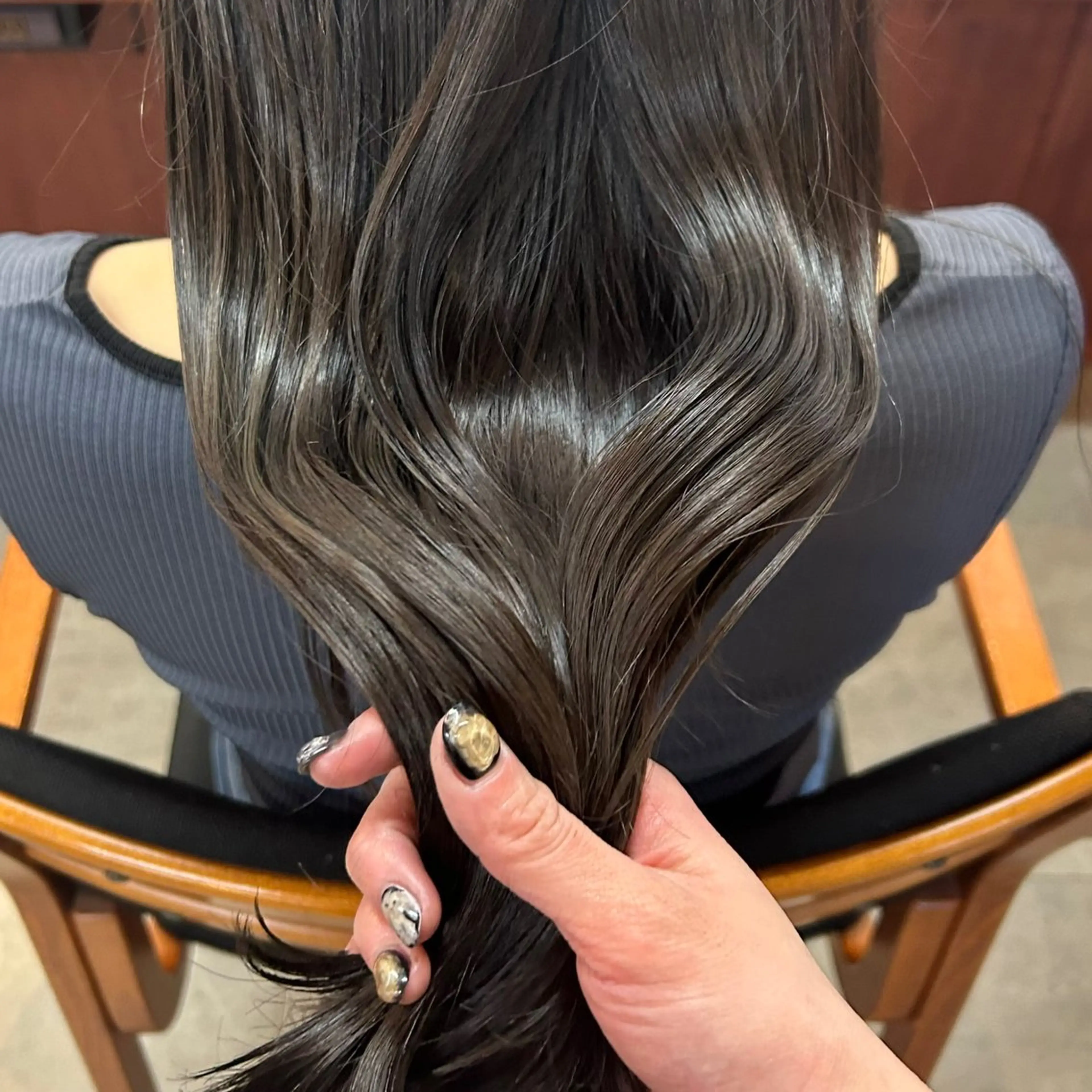 ロング カラー 透明感カラー トリートメント ヘアカラー MUKU 市川 莉花のヘアスタイル