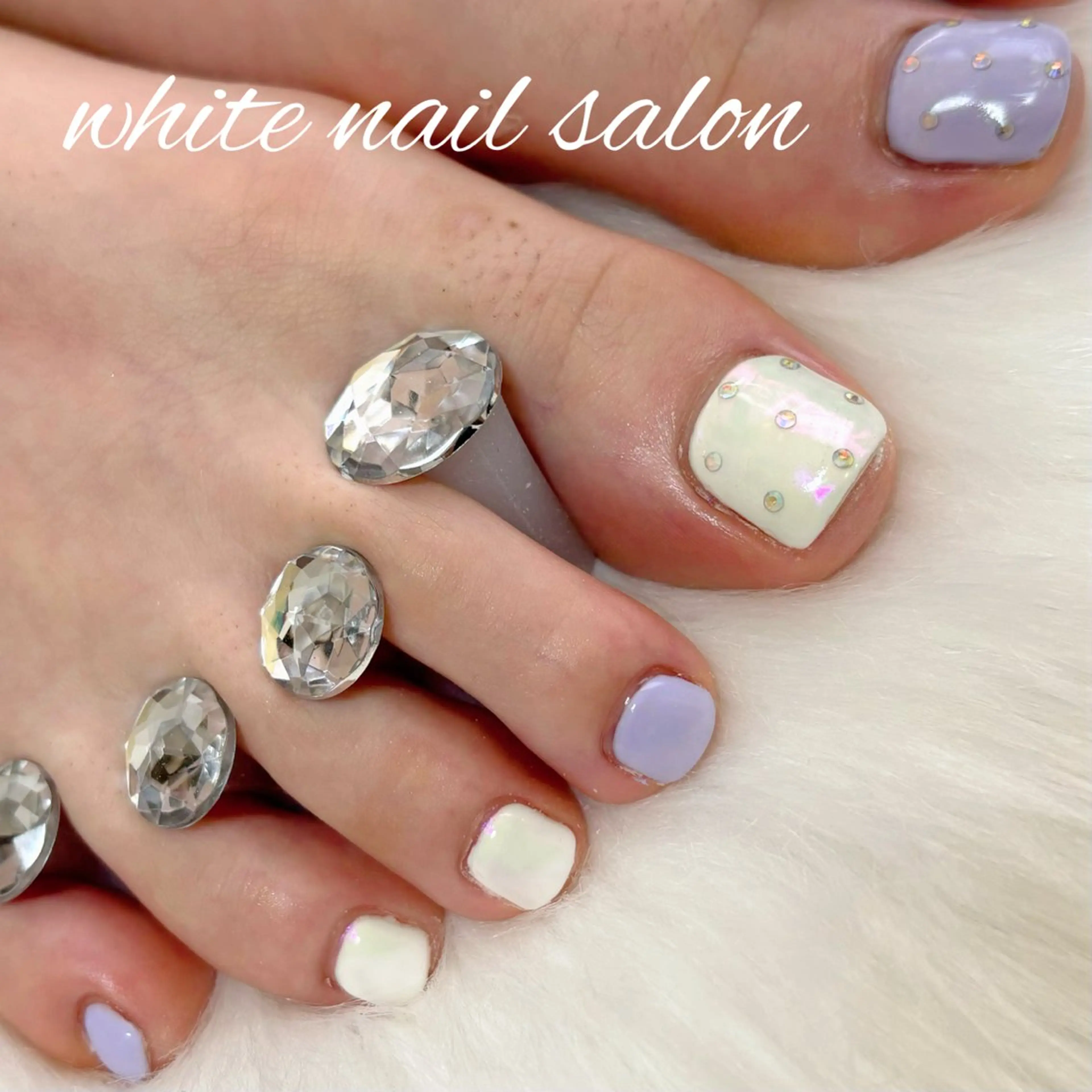 ネイル ホワイト フットネイル white nail salonのネイルデザイン