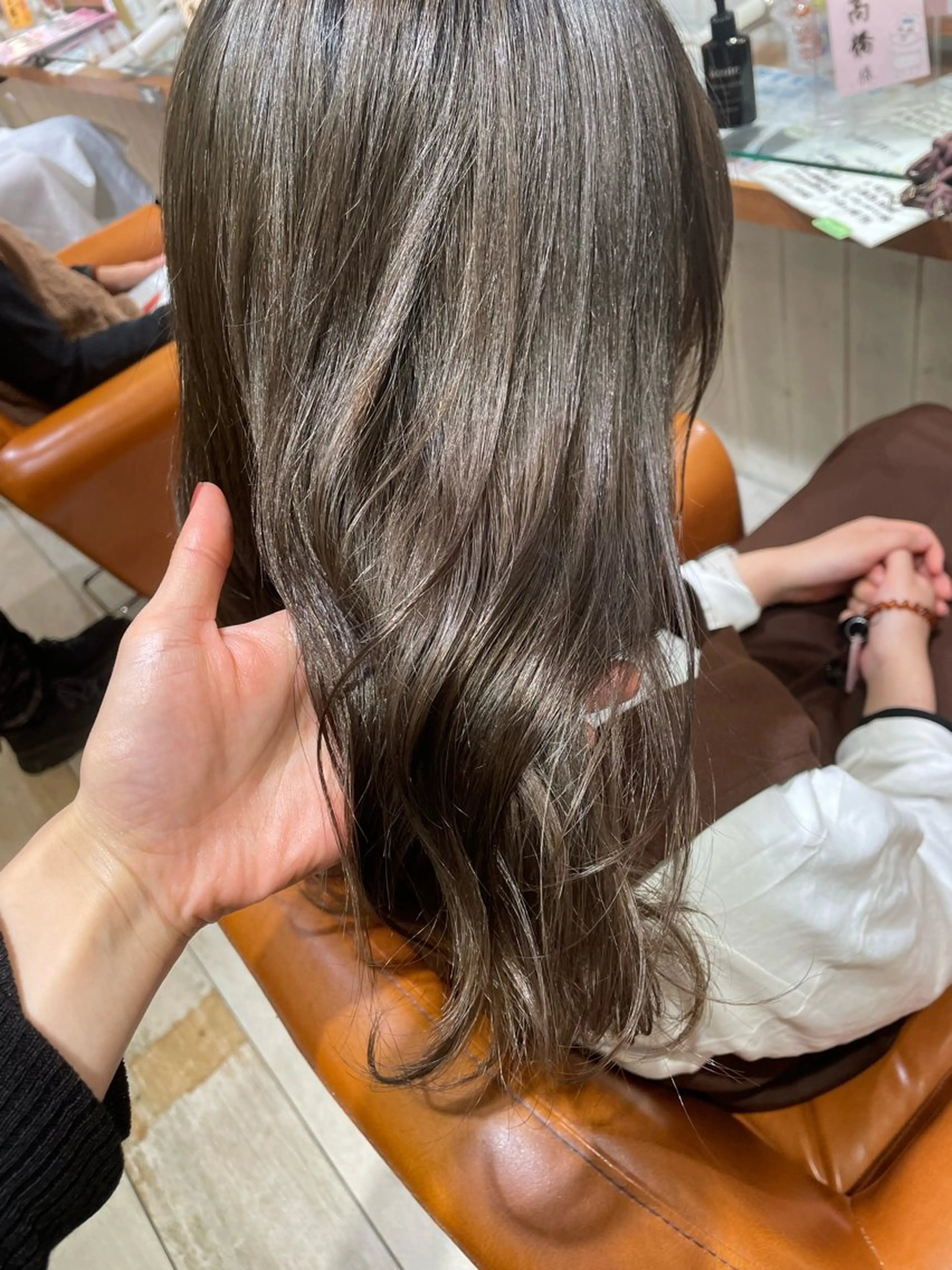 セミロング カラー ベージュカラー ブリーチ ミルクティーベージュ 清水 ちひろ ✄トップスタイリストのヘアスタイル