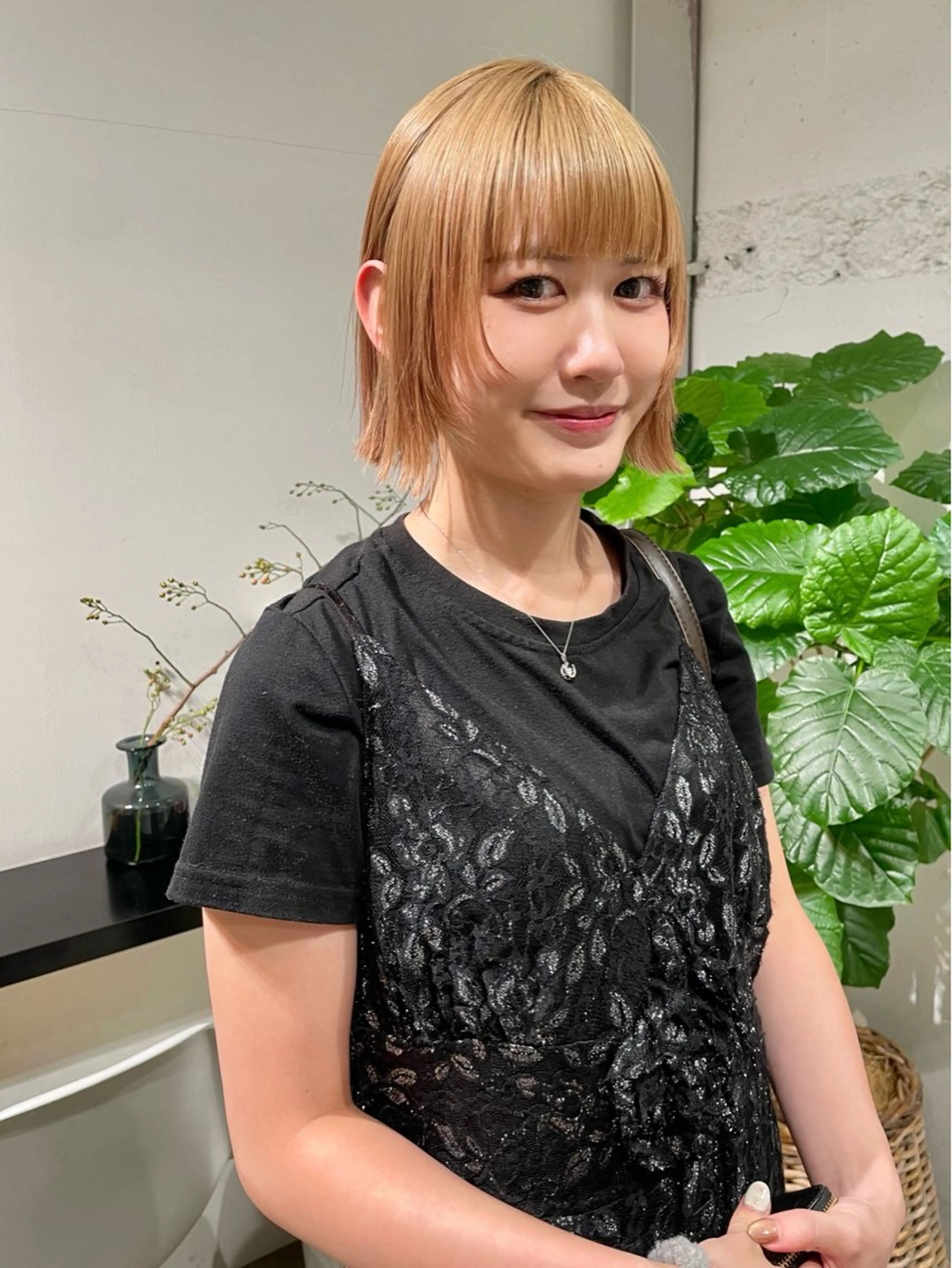 ミディアム カラー ボブ 顔まわりレイヤー レイヤーカット ウルフ/似合わせ レイヤー/RIHOのヘアスタイル