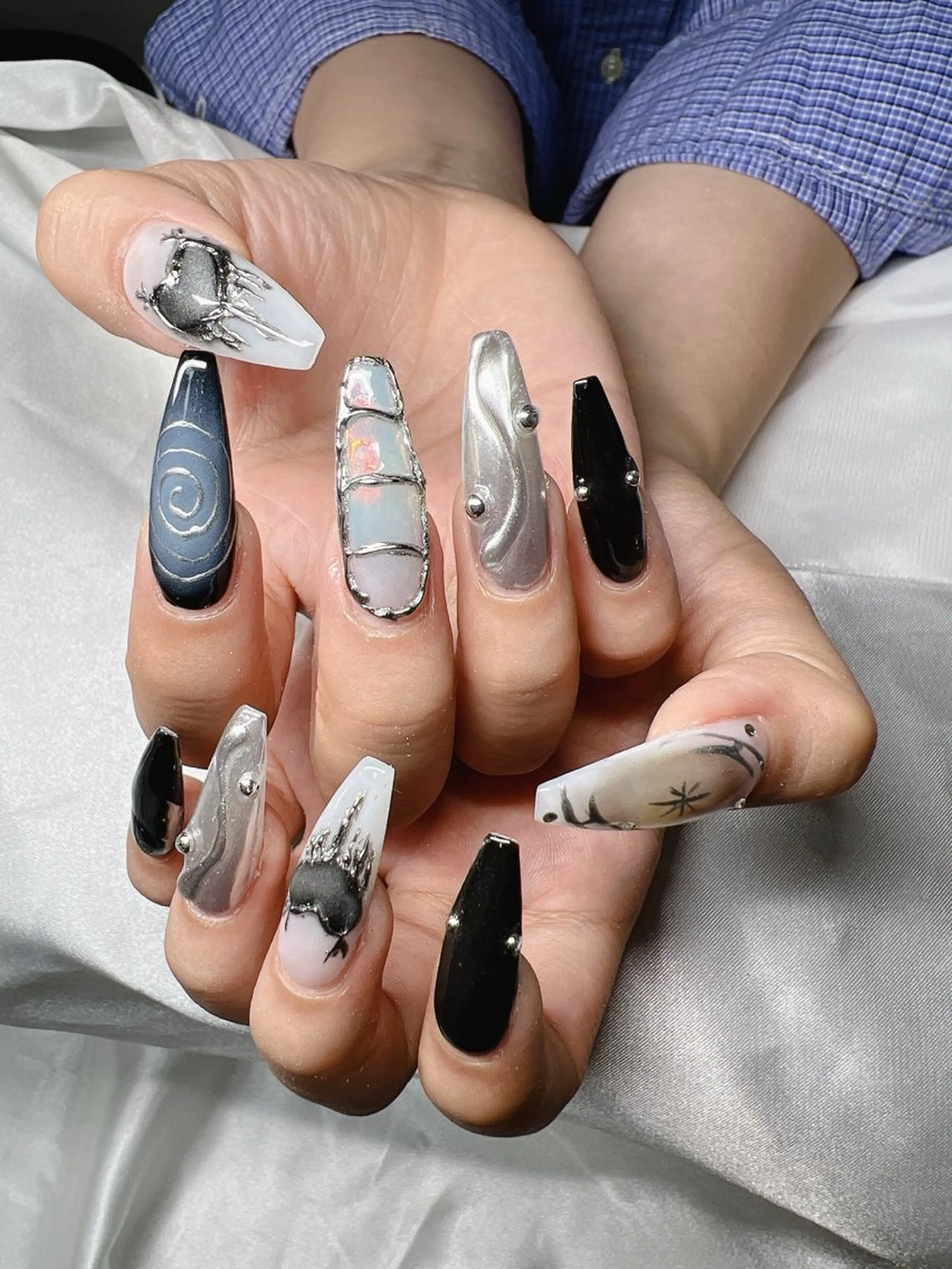 ネイル 長さ出し グラデーション 卒業式 キラキラネイル マグネットネイル Lee Nailsのネイルデザイン