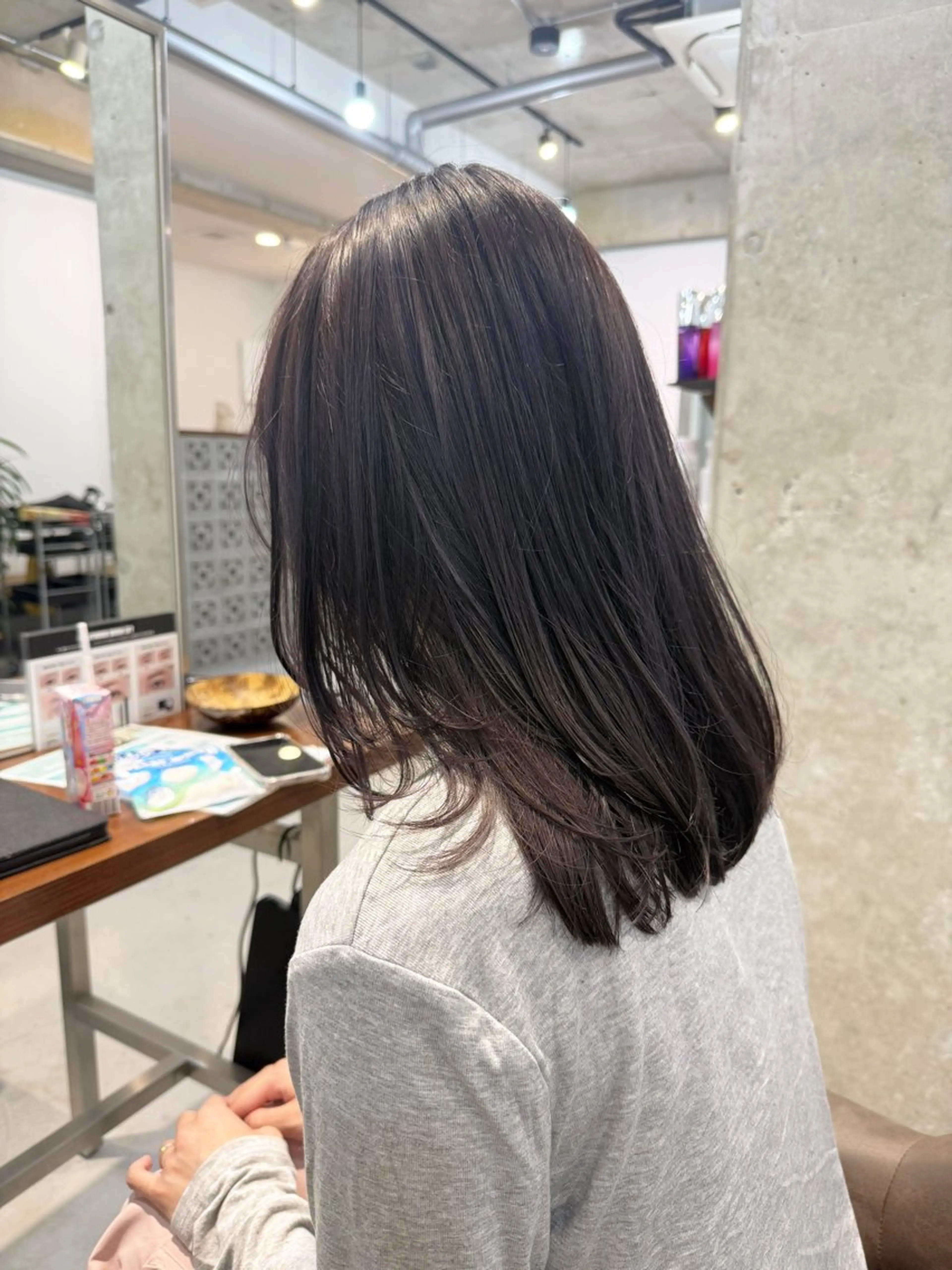 ミディアム カラー レイヤーカット カット ヘアカラー トリートメント カイリ /レイヤーカットのヘアスタイル